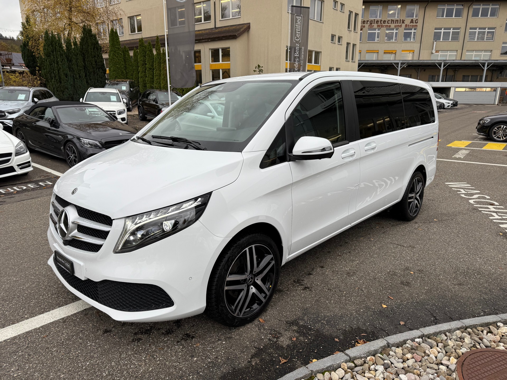 MERCEDES-BENZ V 220 d L 4Matic-showroom-element-3