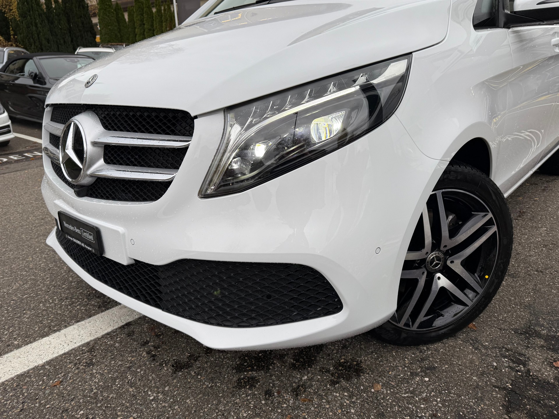 MERCEDES-BENZ V 220 d L 4Matic-image-12