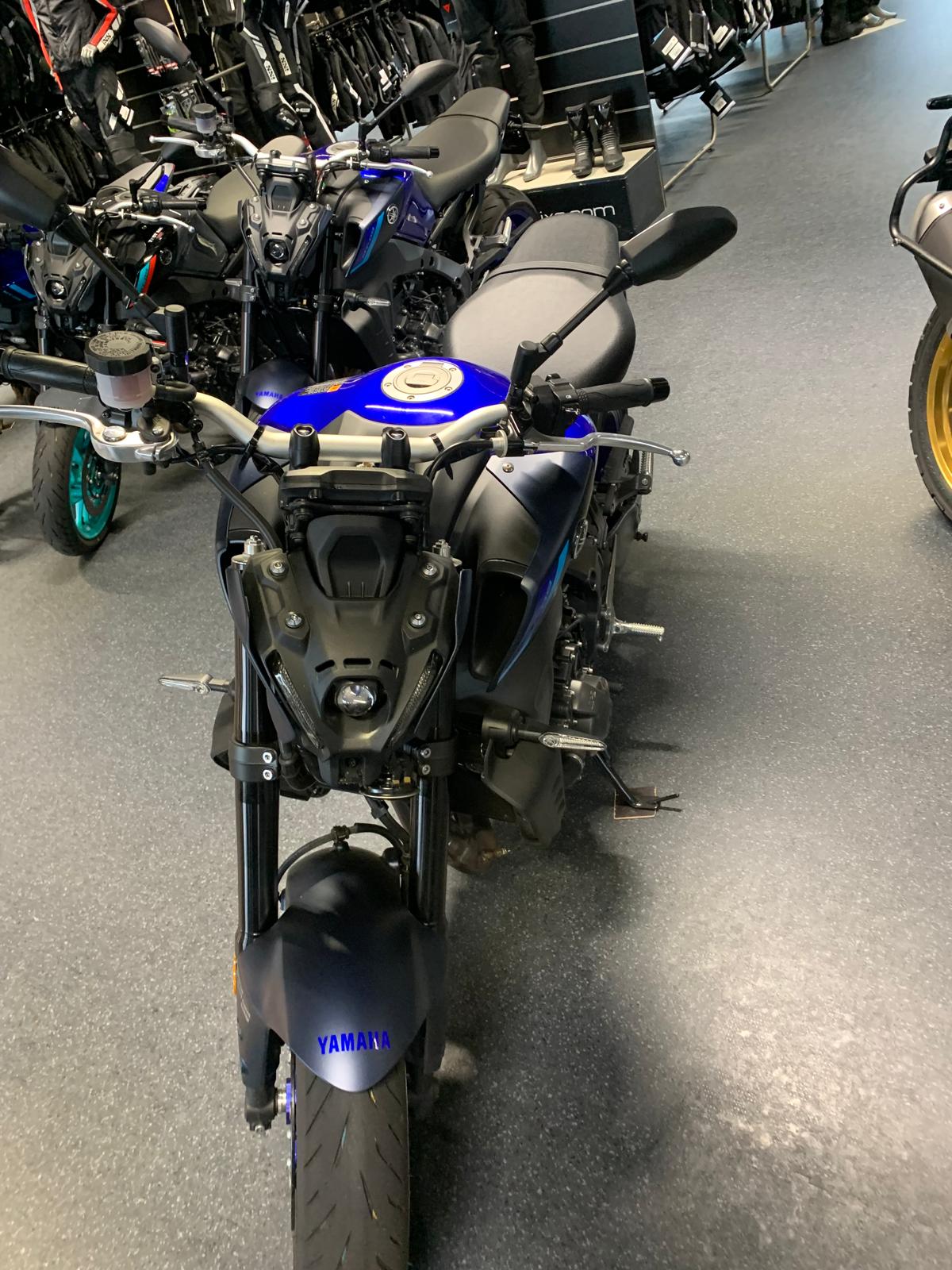 YAMAHA MT-09-image-1