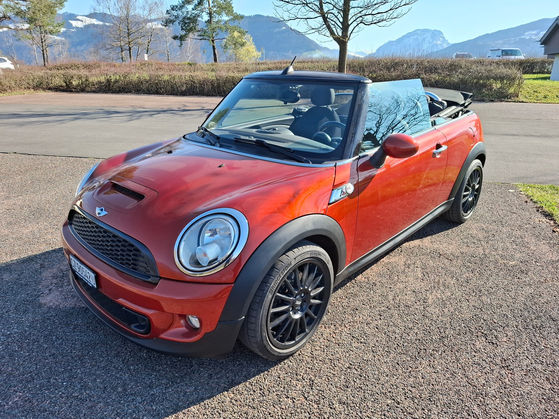 MINI Cooper S Cabriolet-image-1