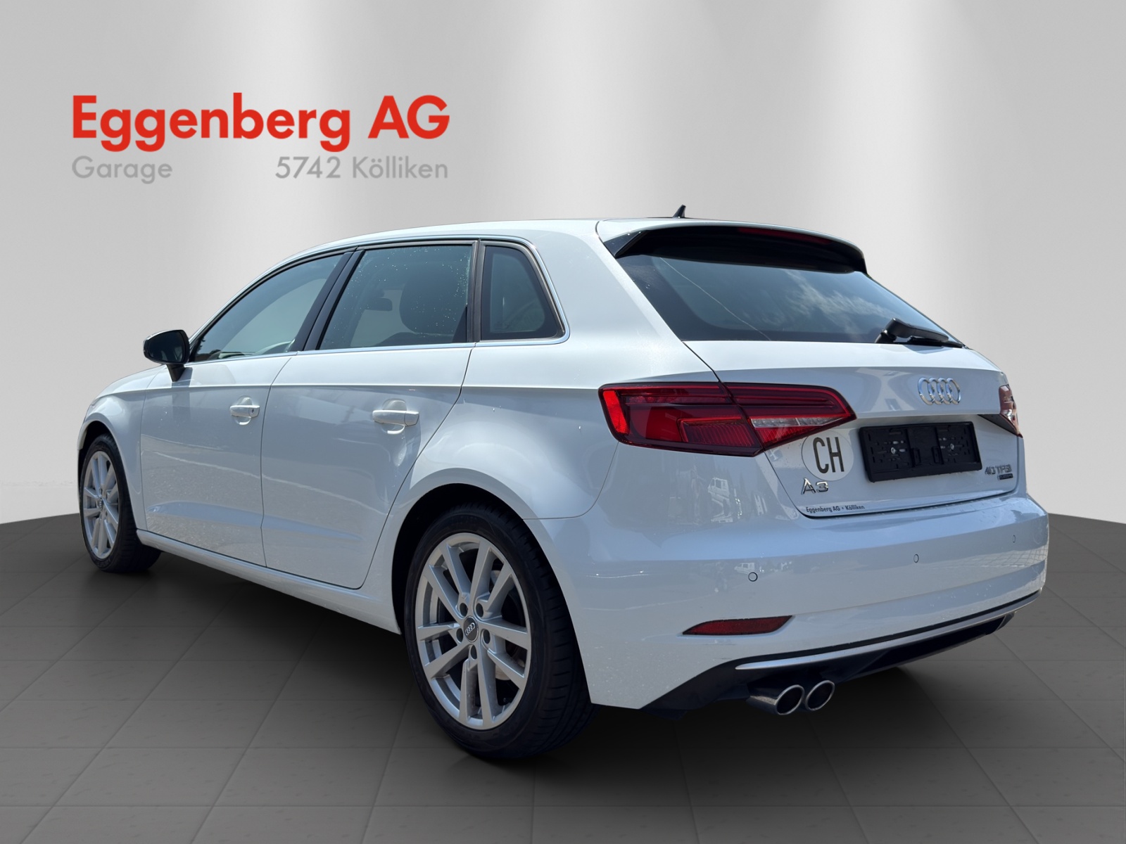 AUDI A3 Sportback 40 TFSI Sport quattro S-tronic-showroom-element-2