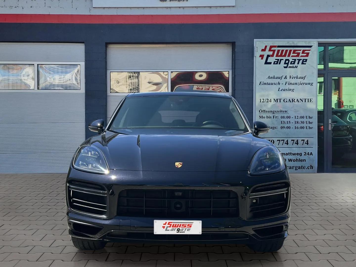 PORSCHE Cayenne Turbo 550PS mit Panoramadach + SportDesign Paket + Allradlenkung & Nachtsichtassistent-showroom-element-2