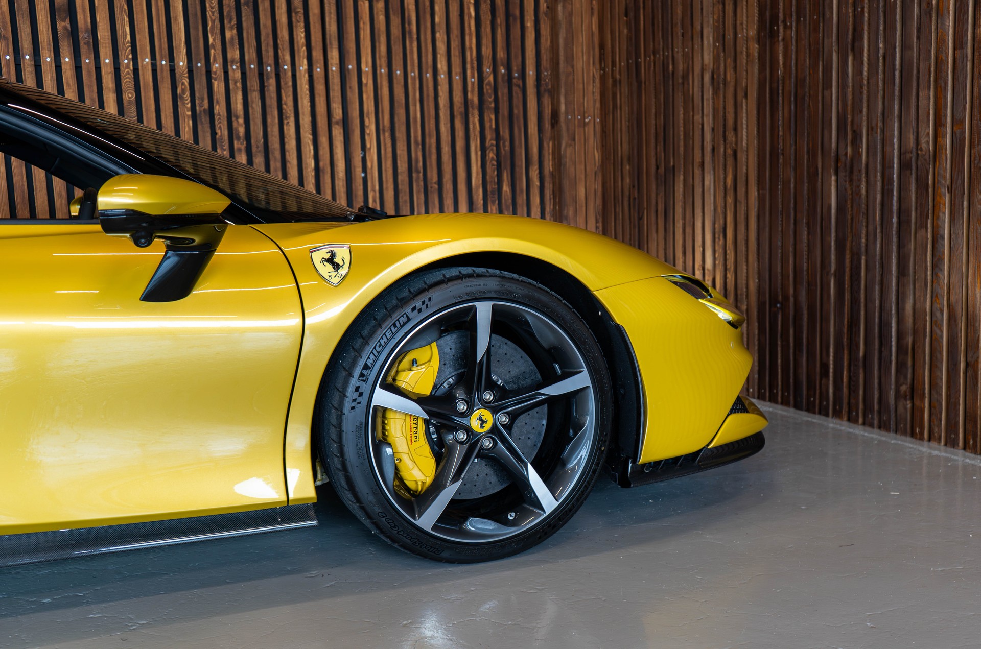FERRARI SF90 Spider-image-8