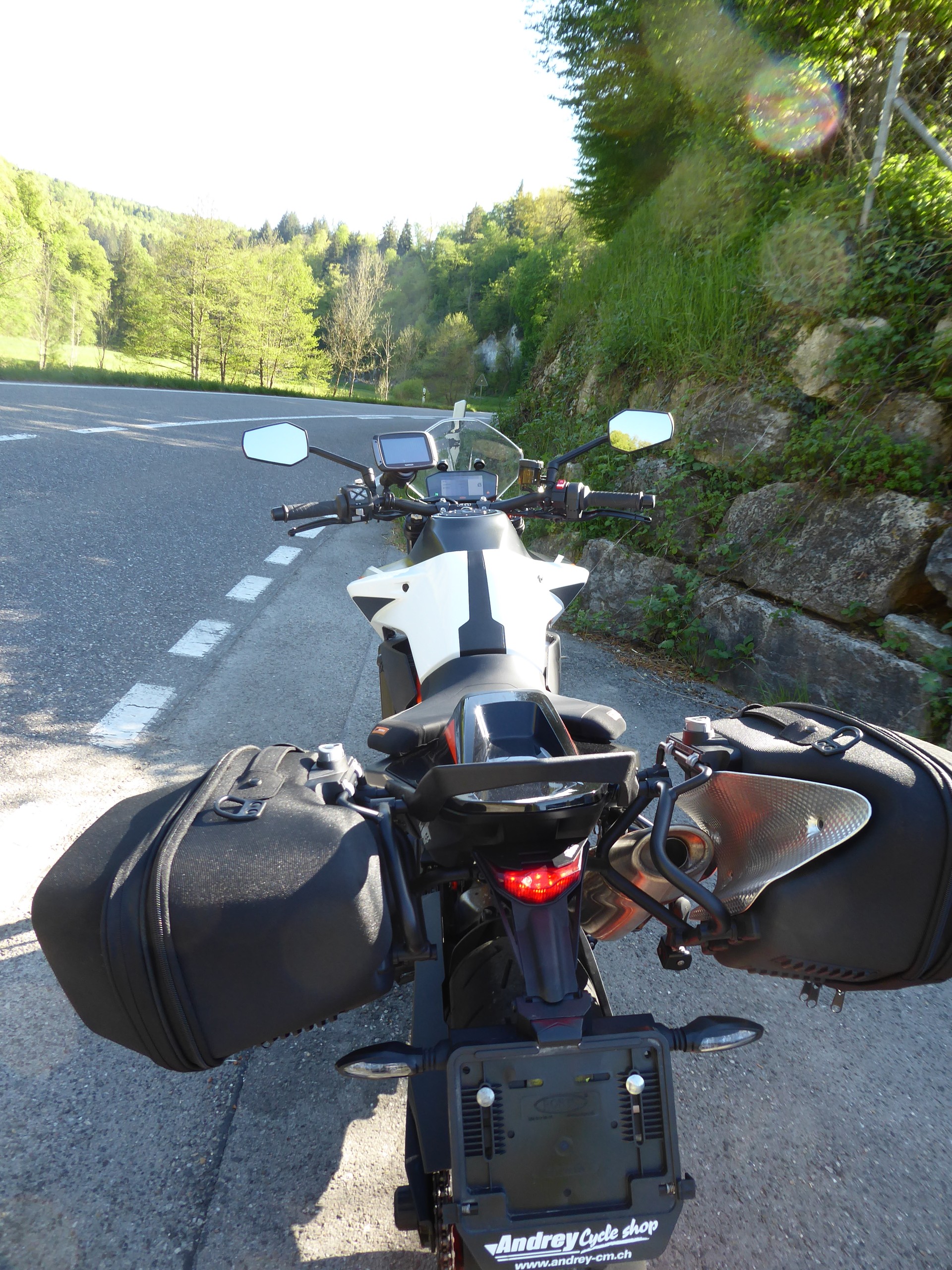 KTM 890 Duke R-image-3