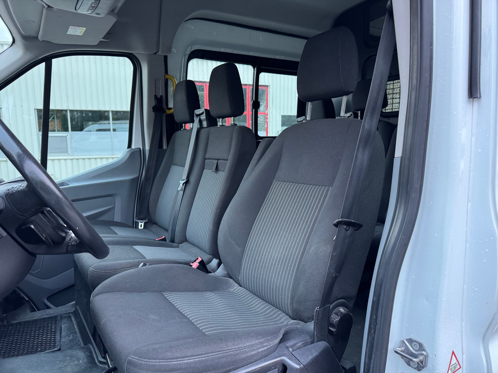 FORD Transit Van DCiV 350 L2H2 Ambiente RWD-image-5
