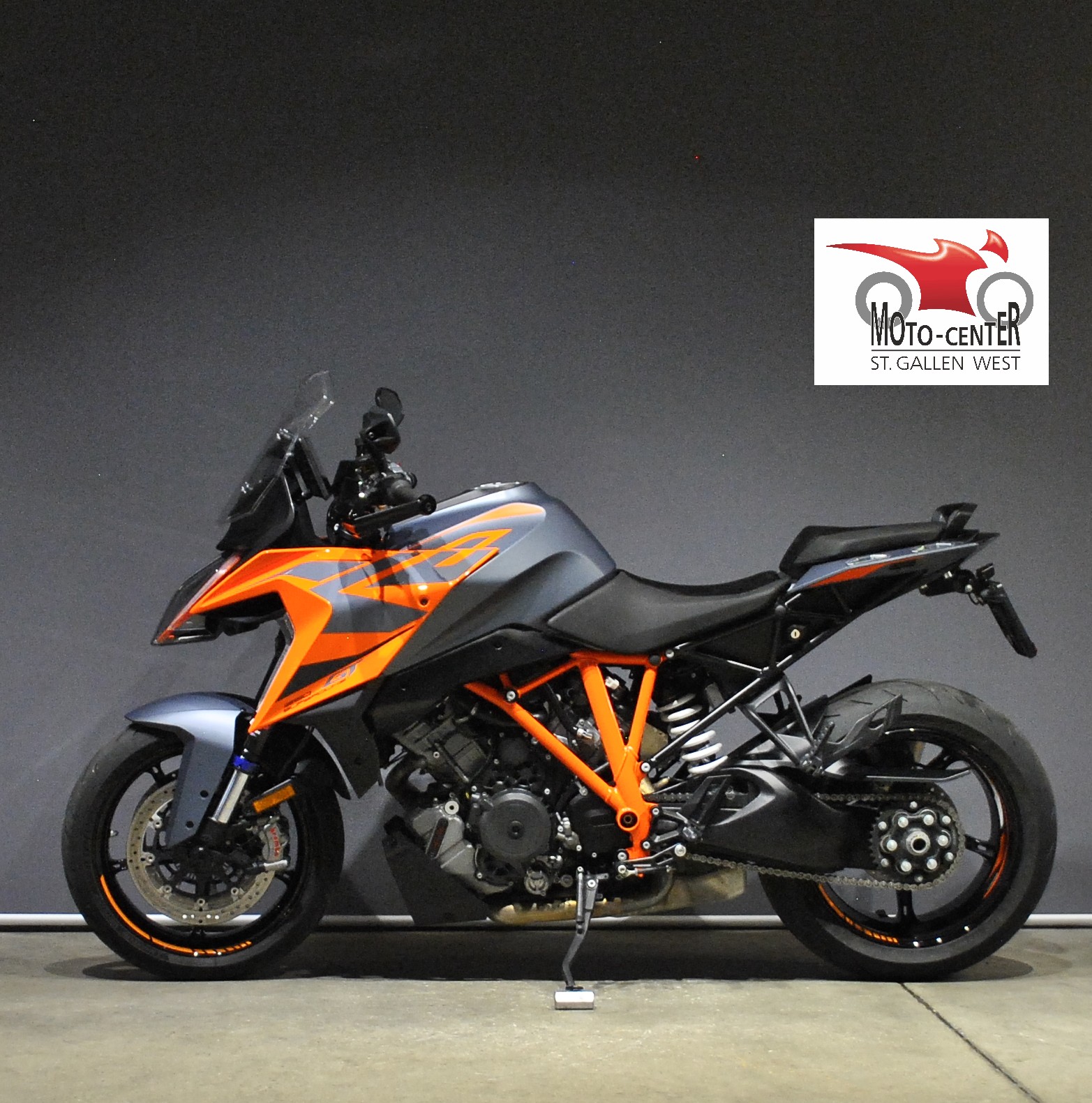 KTM 1290 Super Duke GT-image-2