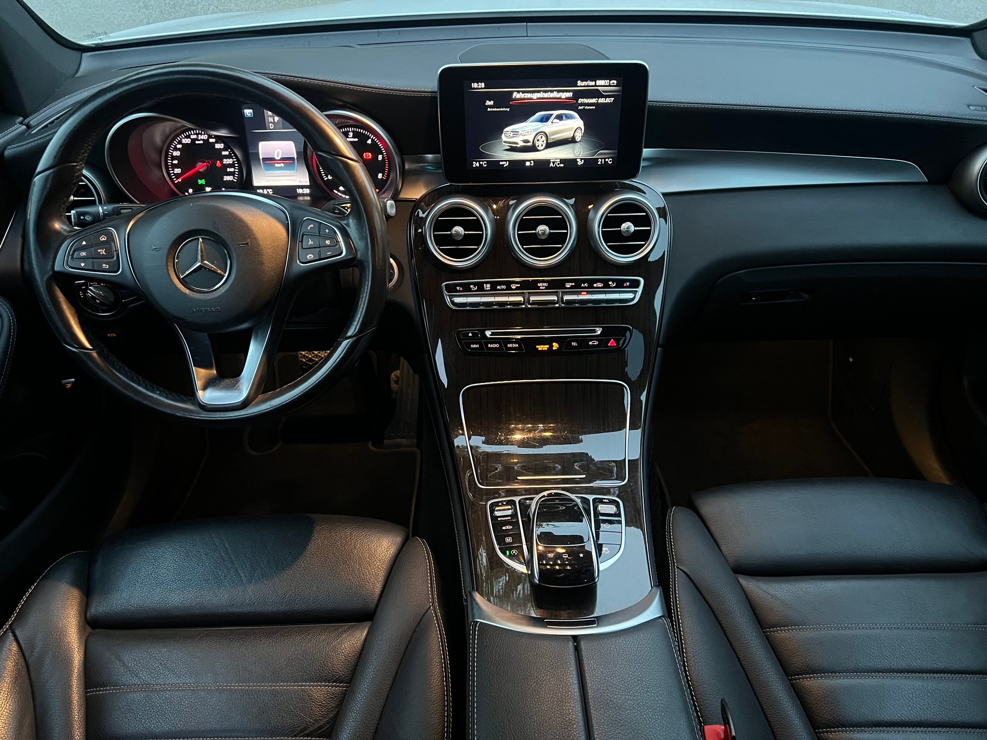 MERCEDES-BENZ GLC 220 d 4Matic 9G-Tronic-image-6