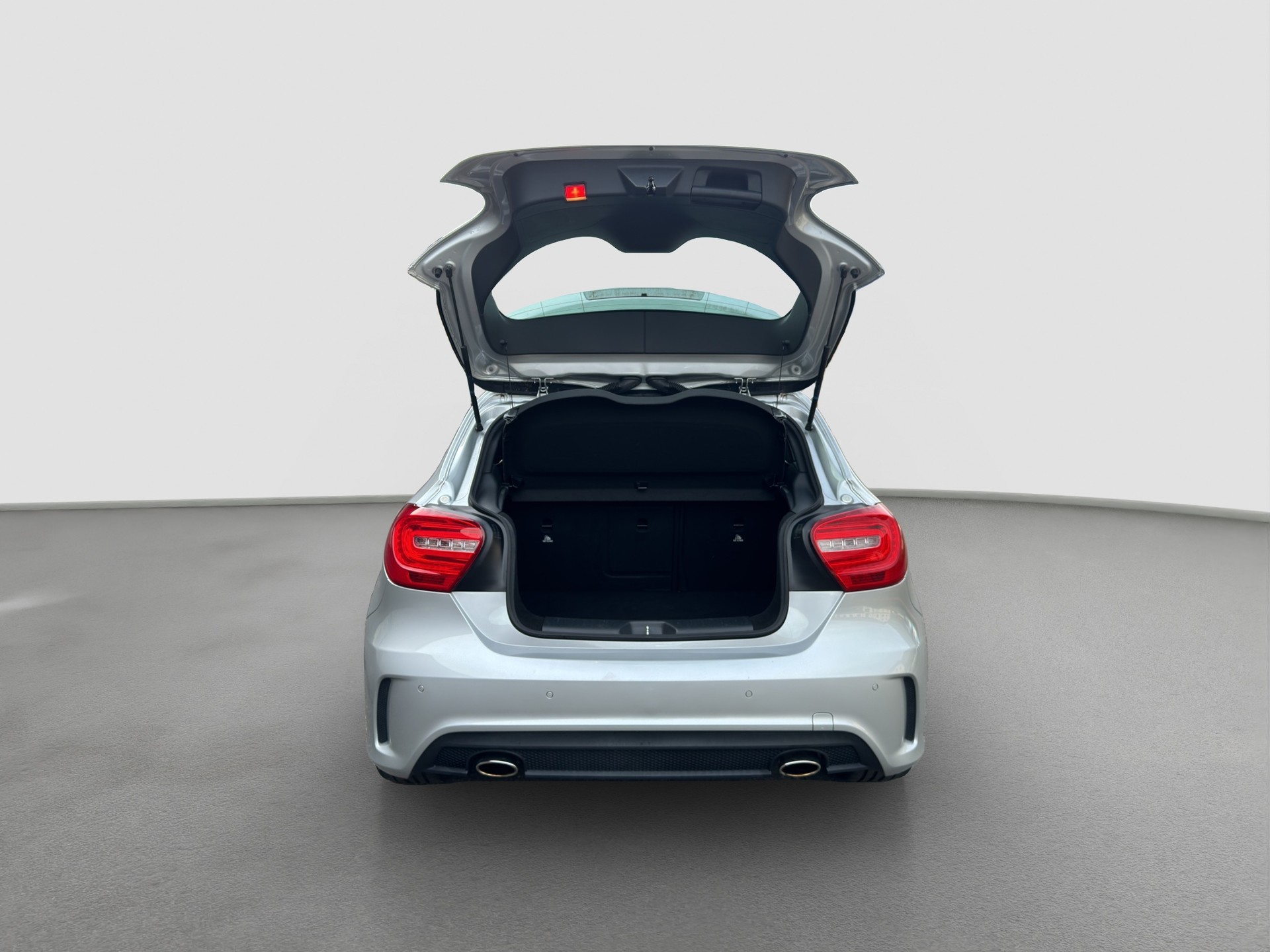 MERCEDES-BENZ A 250 AMG Line 4Matic 7G-DCT-image-12