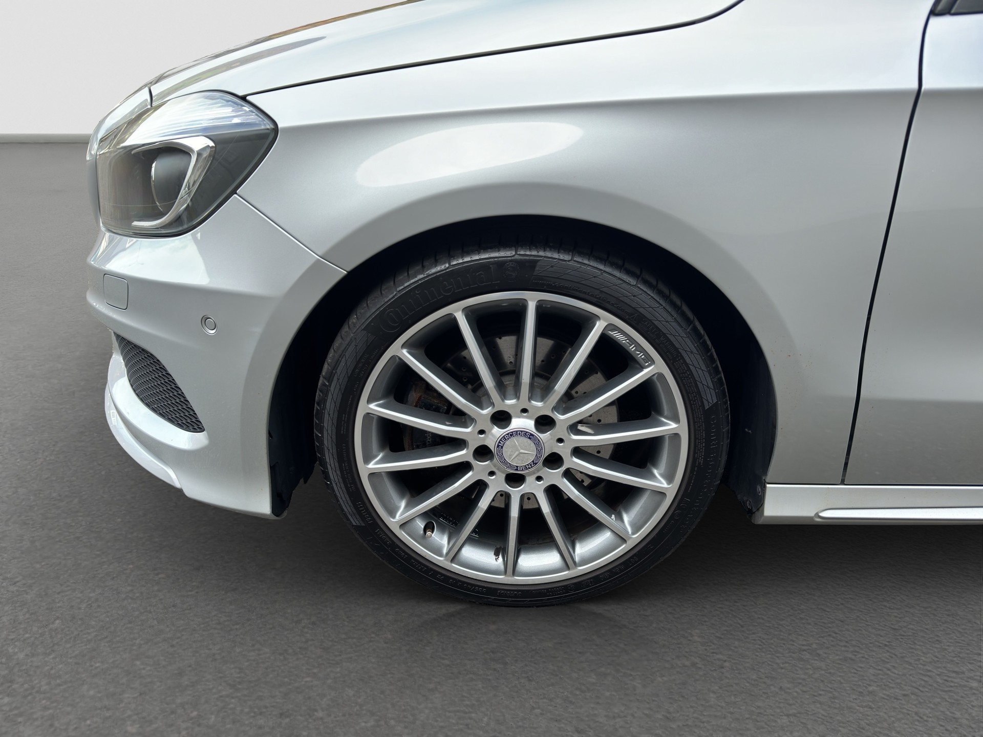 MERCEDES-BENZ A 250 AMG Line 4Matic 7G-DCT-image-15