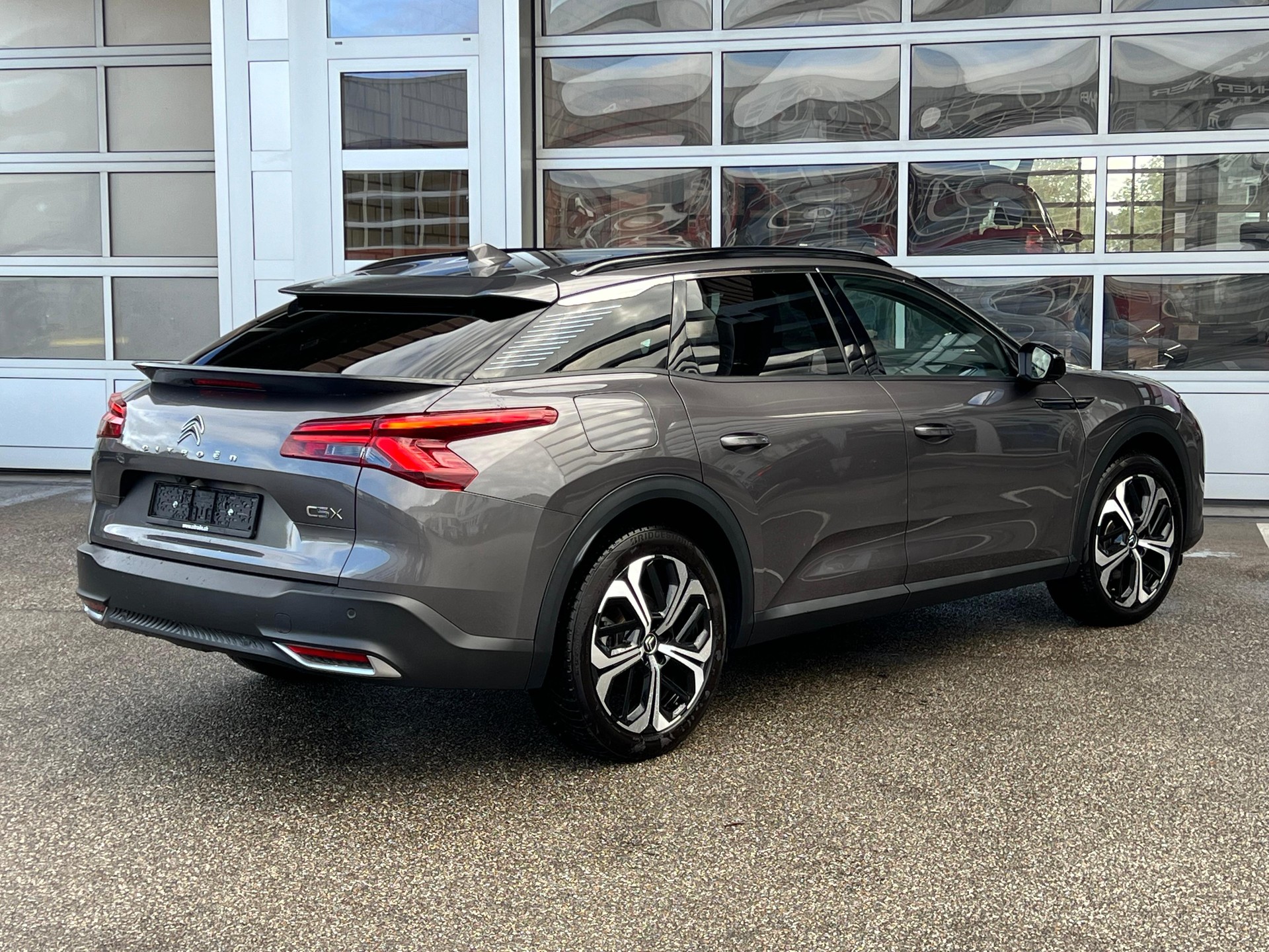 CITROEN C5 X 1.6 Plug-in Hybrid Shine Pack-image-7