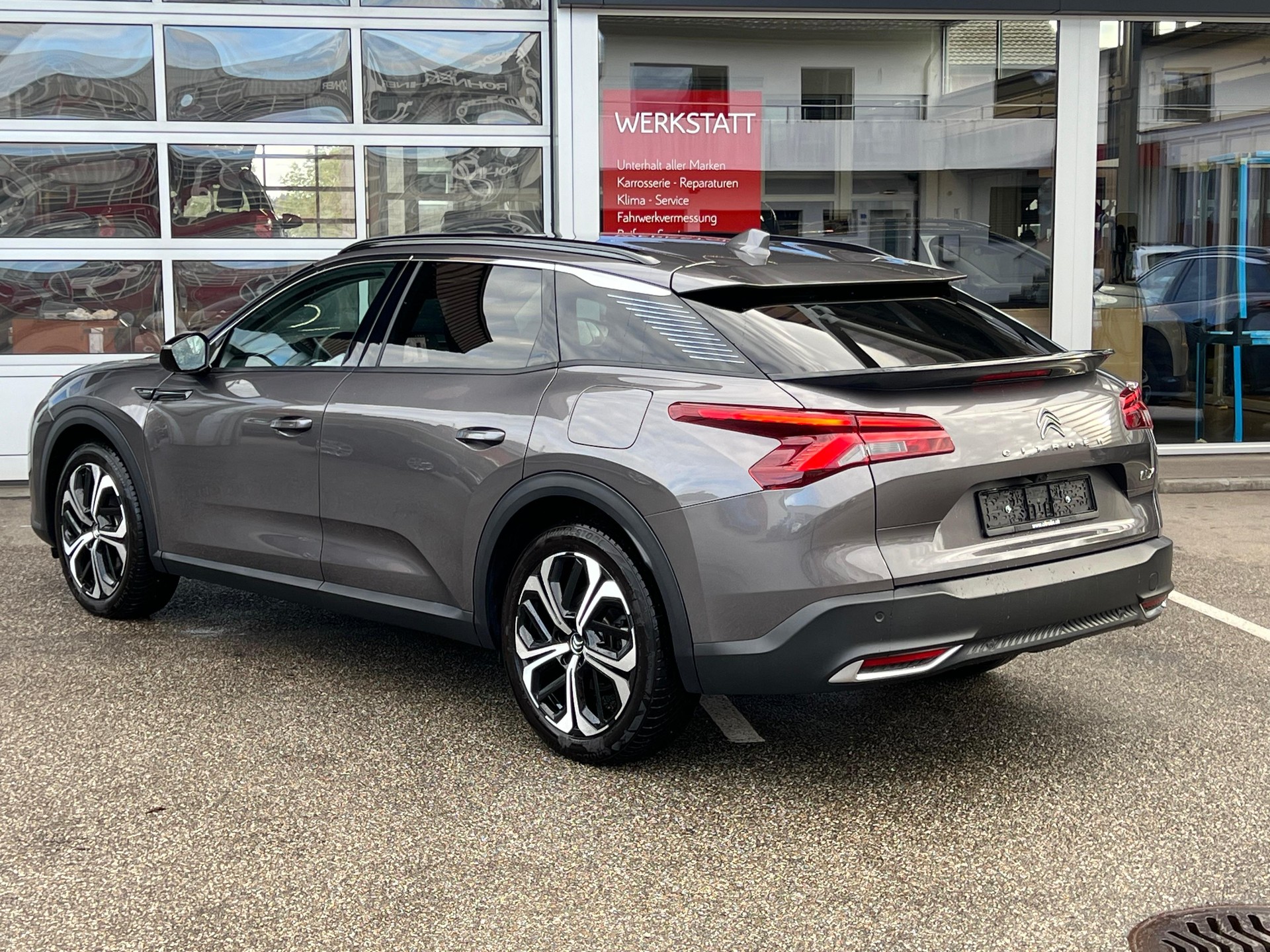 CITROEN C5 X 1.6 Plug-in Hybrid Shine Pack-image-6