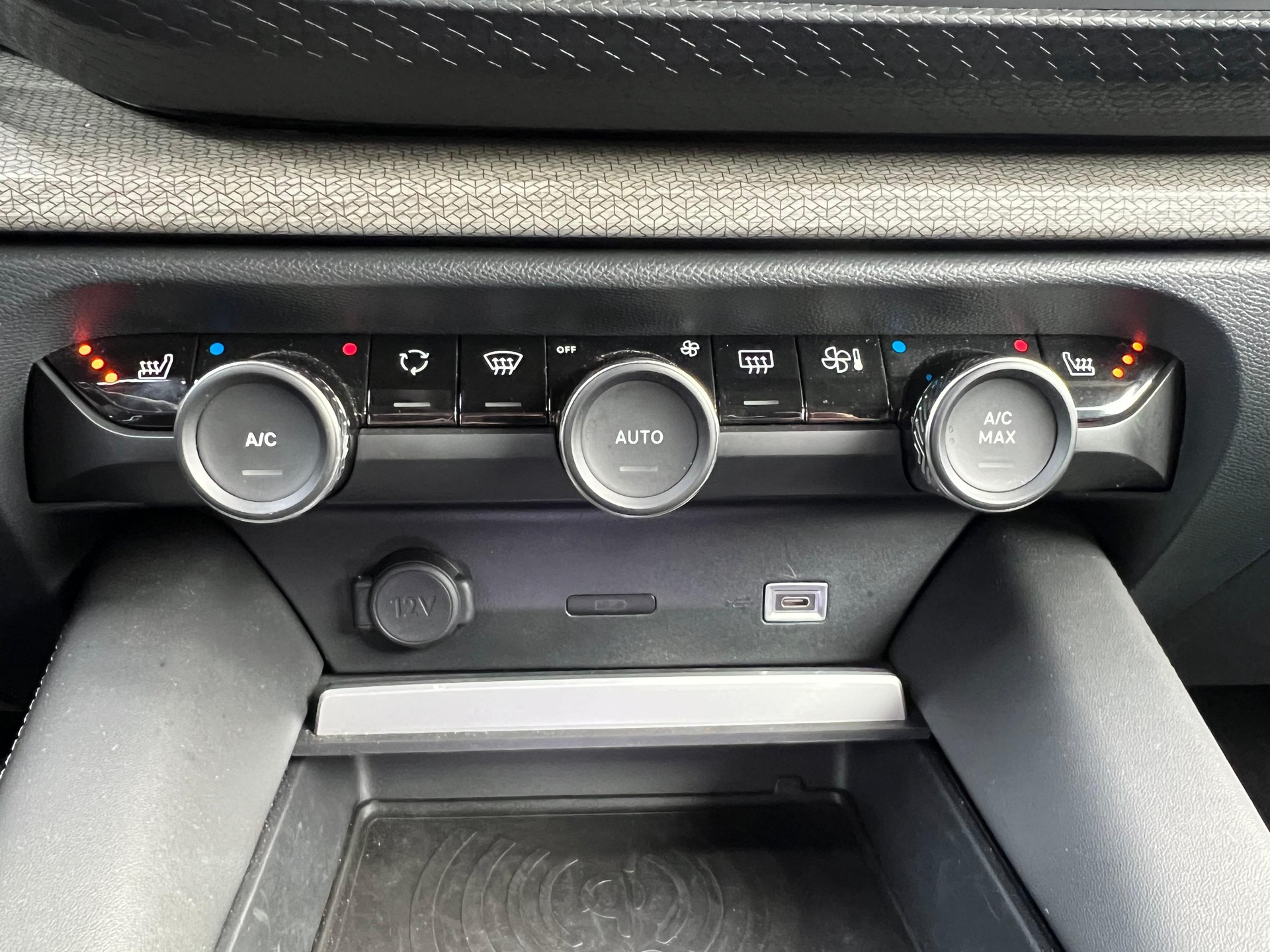 CITROEN C5 X 1.6 Plug-in Hybrid Shine Pack-image-15
