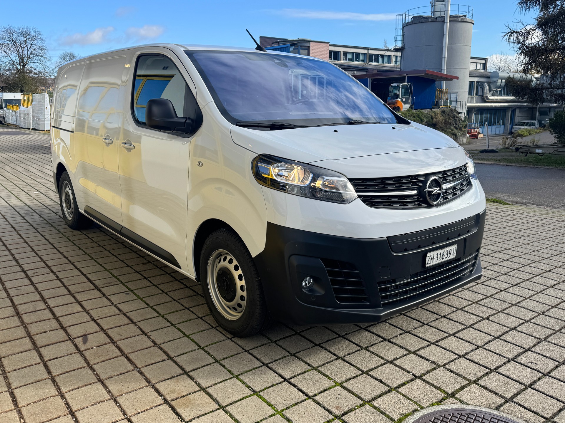OPEL Vivaro Cargo-e 75 kWh M-showroom-element-2