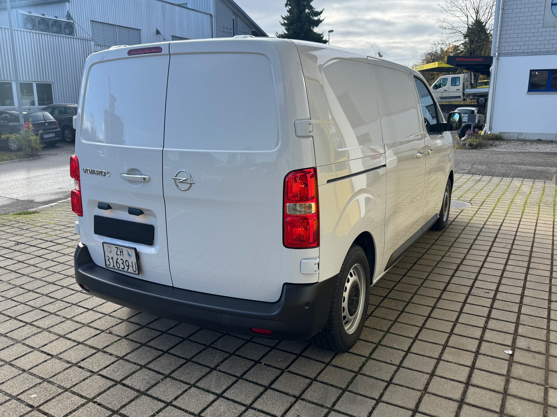 OPEL Vivaro Cargo-e 75 kWh M-showroom-element-3