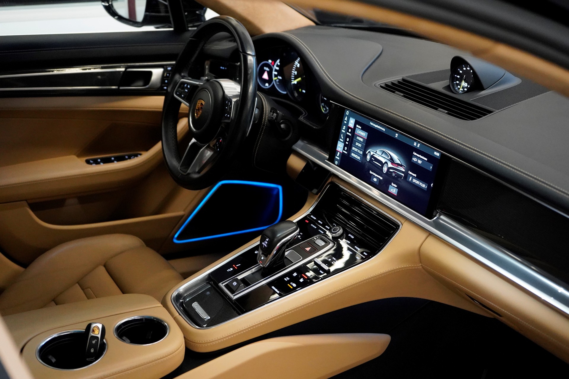 PORSCHE Panamera Turbo S E-Hybrid PDK-image-11