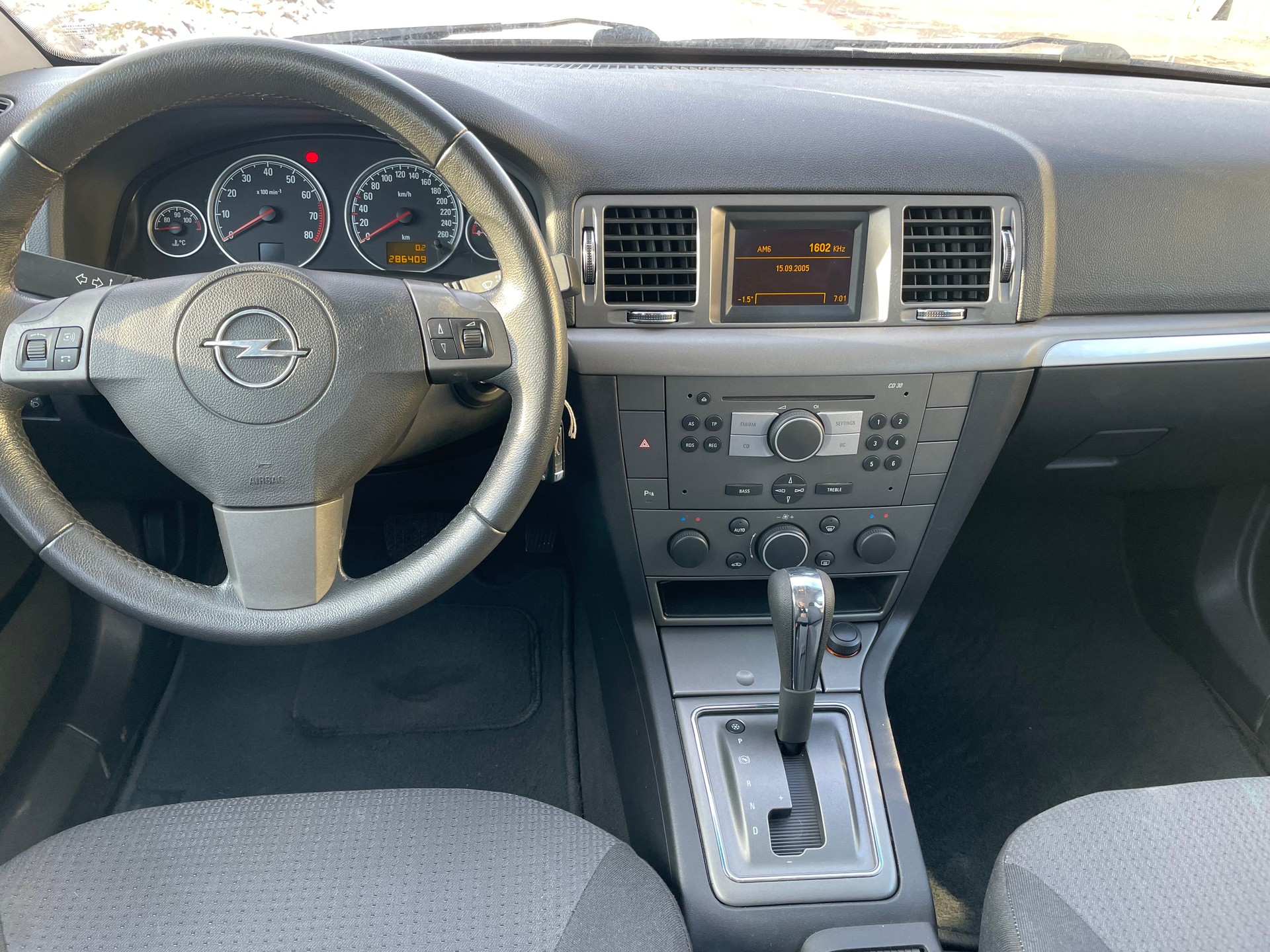 OPEL Vectra 2.2 Elegance-image-10