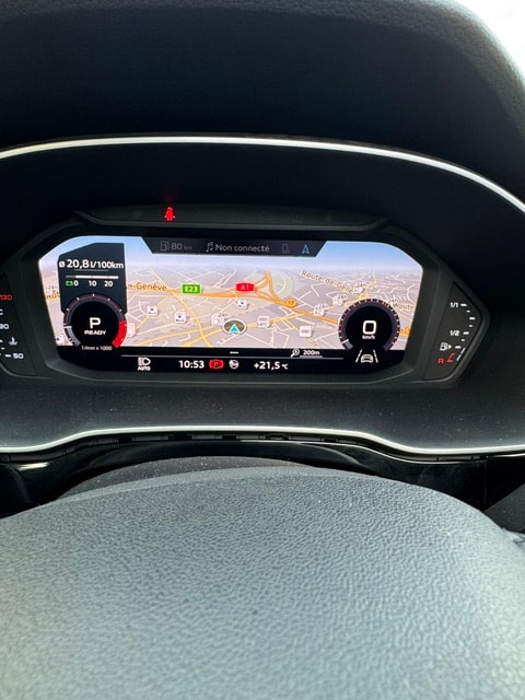 AUDI Q3 40 TFSI advanced quattro S-tronic-image-10