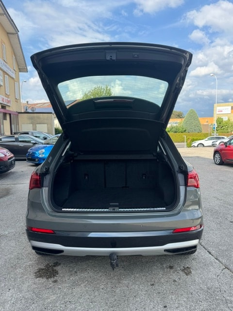 AUDI Q3 40 TFSI advanced quattro S-tronic-image-27