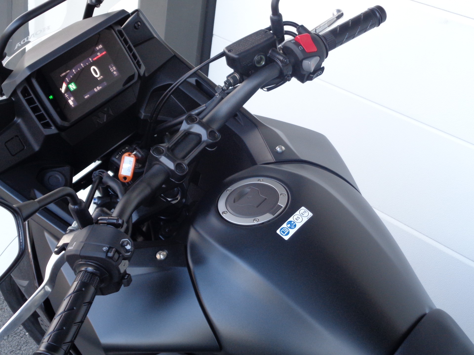 HONDA NX 500-showroom-element-3