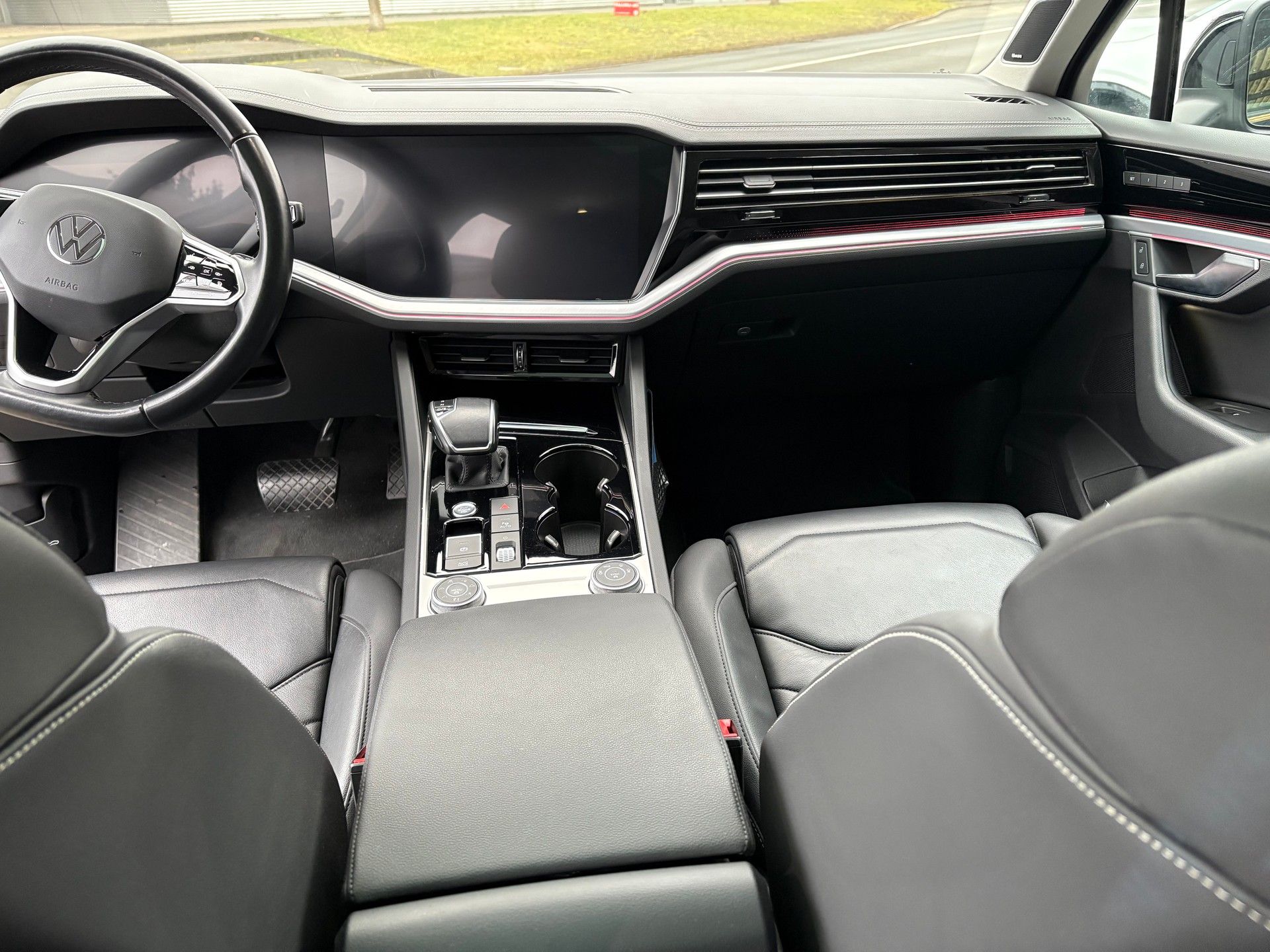VW Touareg 3.0 TSI eHybrid Elegance Tiptronic-image-10