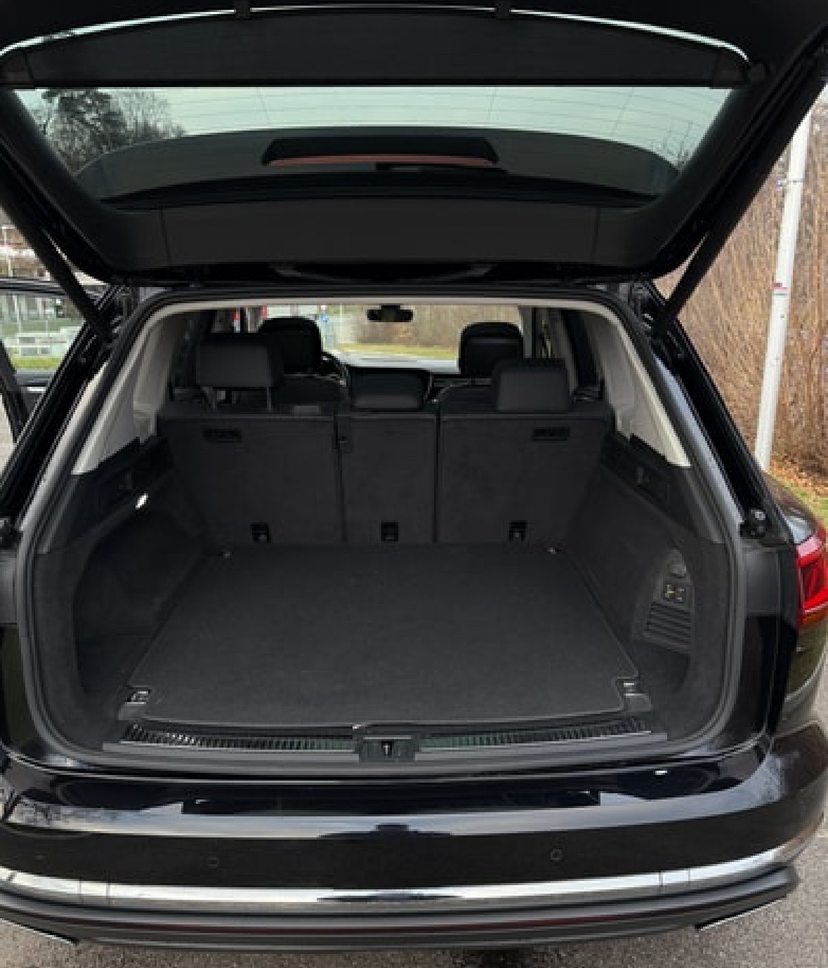 VW Touareg 3.0 TSI eHybrid Elegance Tiptronic-image-14