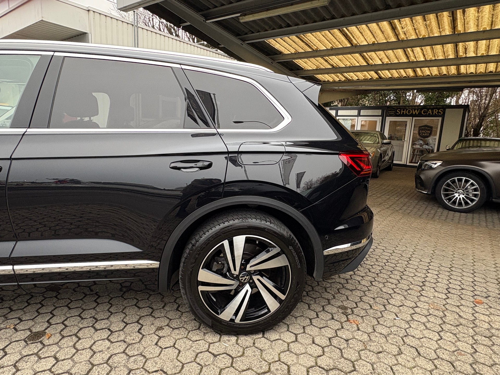 VW Touareg 3.0 TSI eHybrid Elegance Tiptronic-image-2
