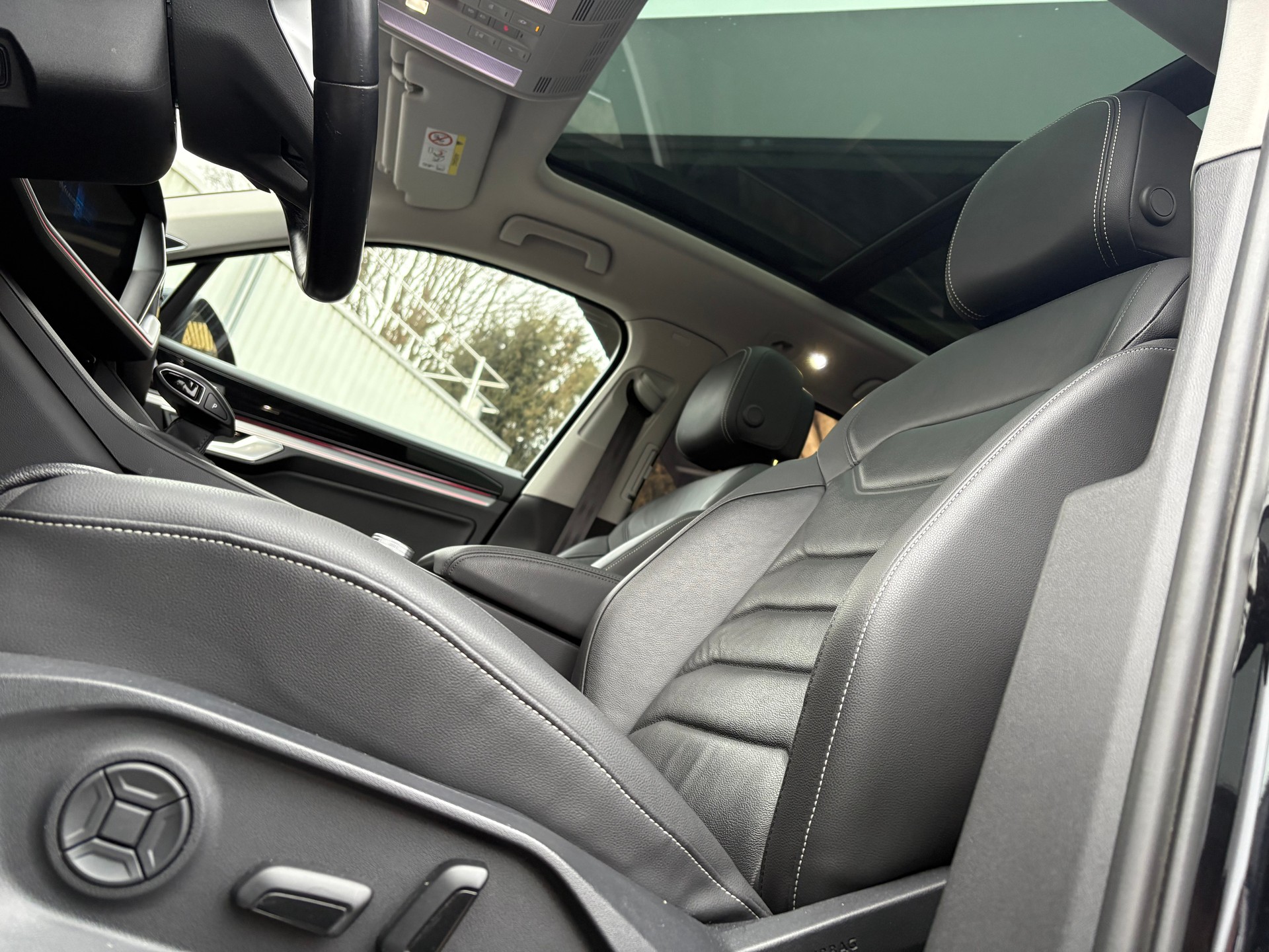 VW Touareg 3.0 TSI eHybrid Elegance Tiptronic-image-6