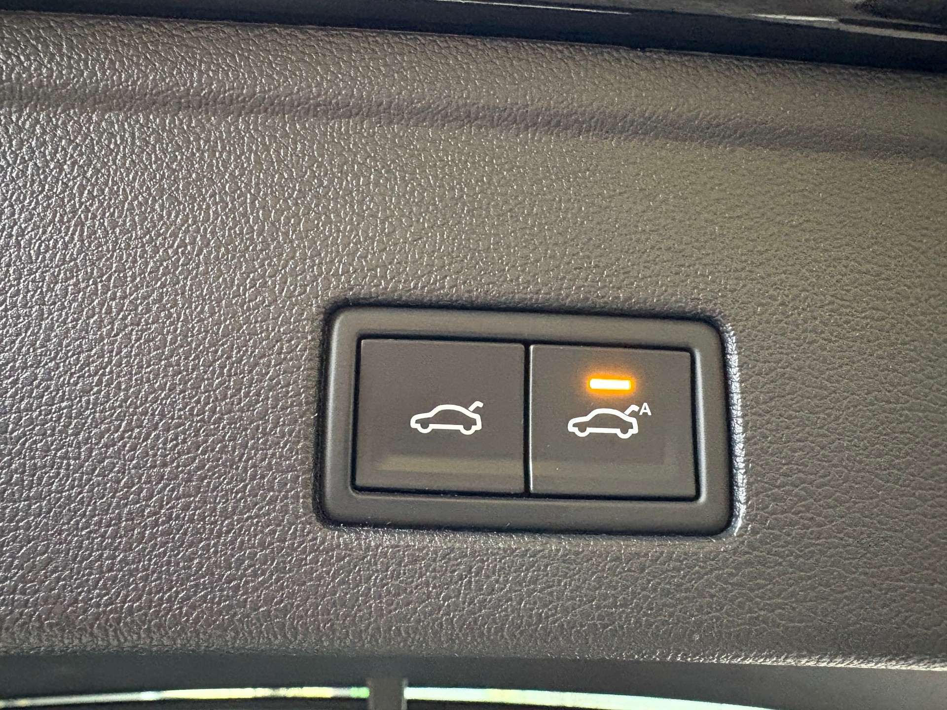 VW Touareg 3.0 TSI eHybrid Elegance Tiptronic-image-12