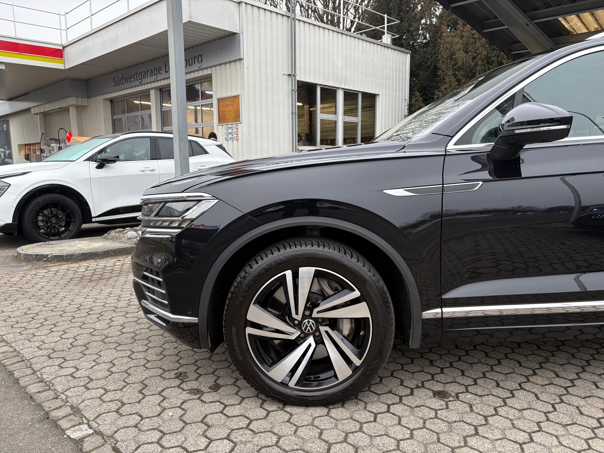 VW Touareg 3.0 TSI eHybrid Elegance Tiptronic-image-1
