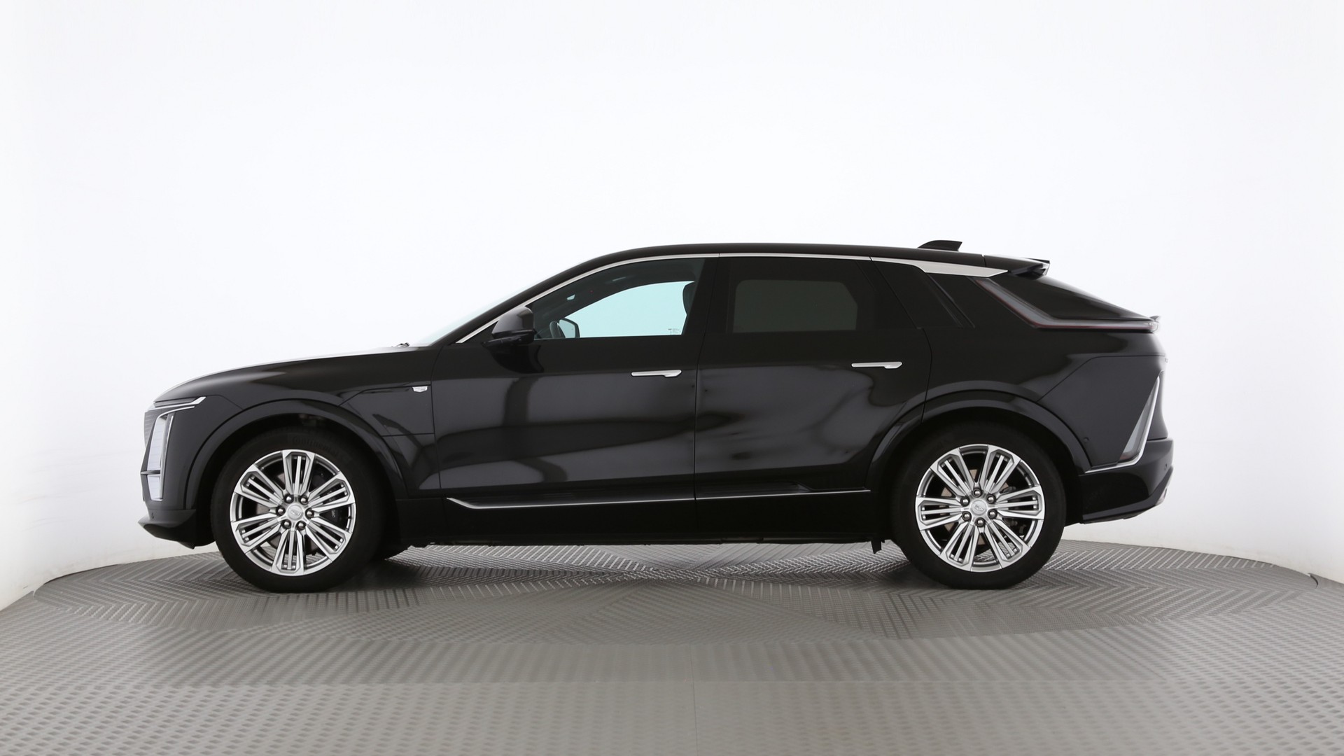 CADILLAC LYRIQ Luxury 102 kWh AWD-showroom-element-1