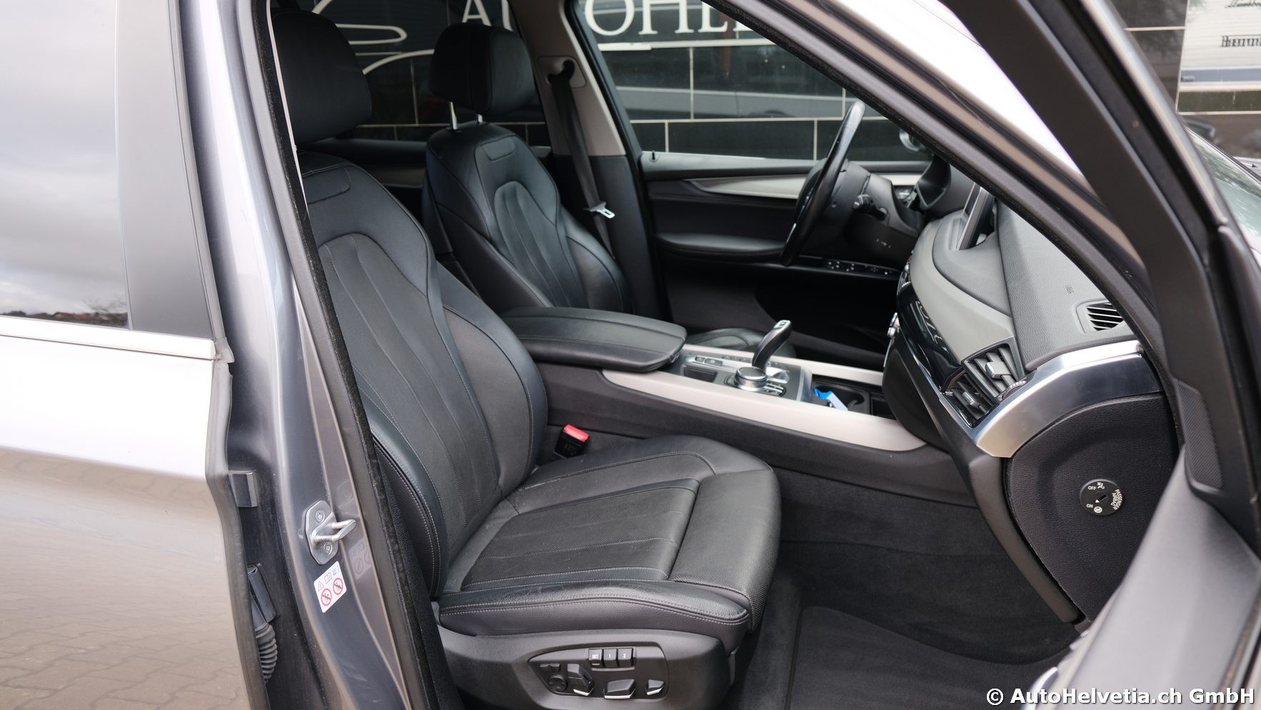 BMW X5 xDrive 30d Steptronic-image-12