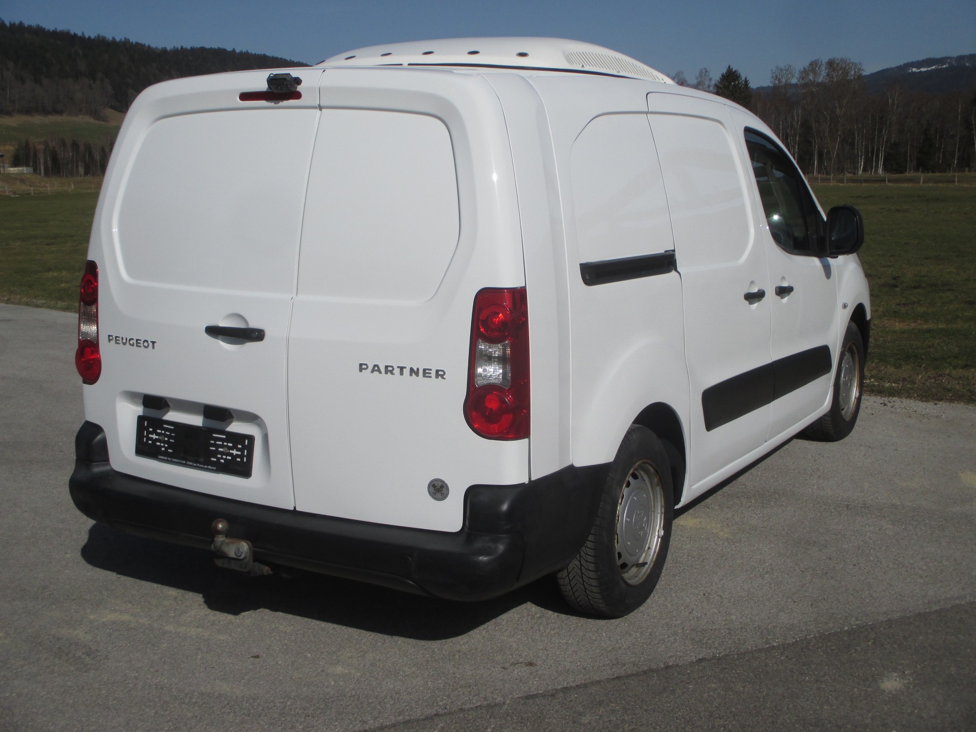 PEUGEOT Partner 1.6 e-HDI Urban Pack-image-1