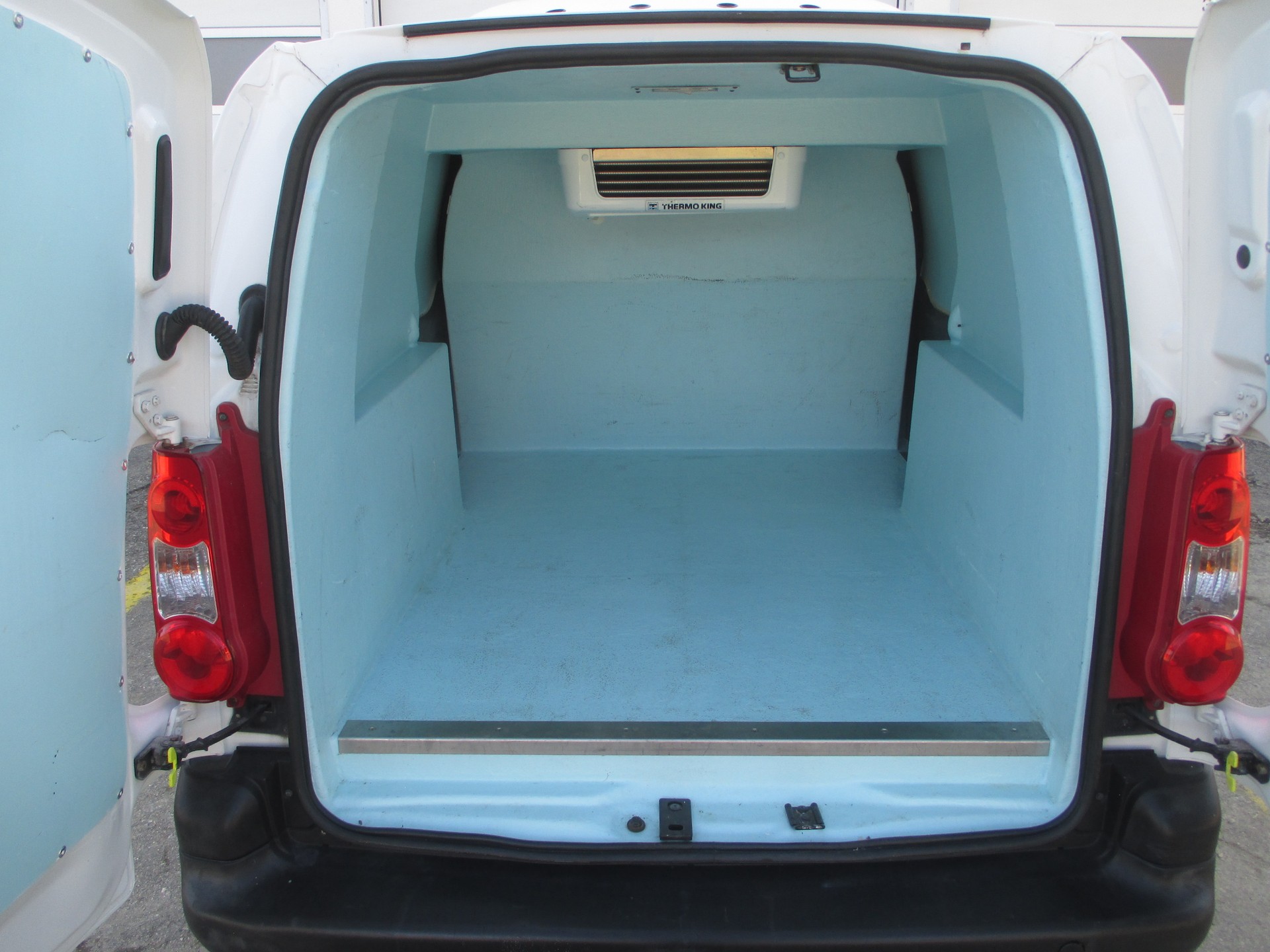 PEUGEOT Partner 1.6 e-HDI Urban Pack-image-7