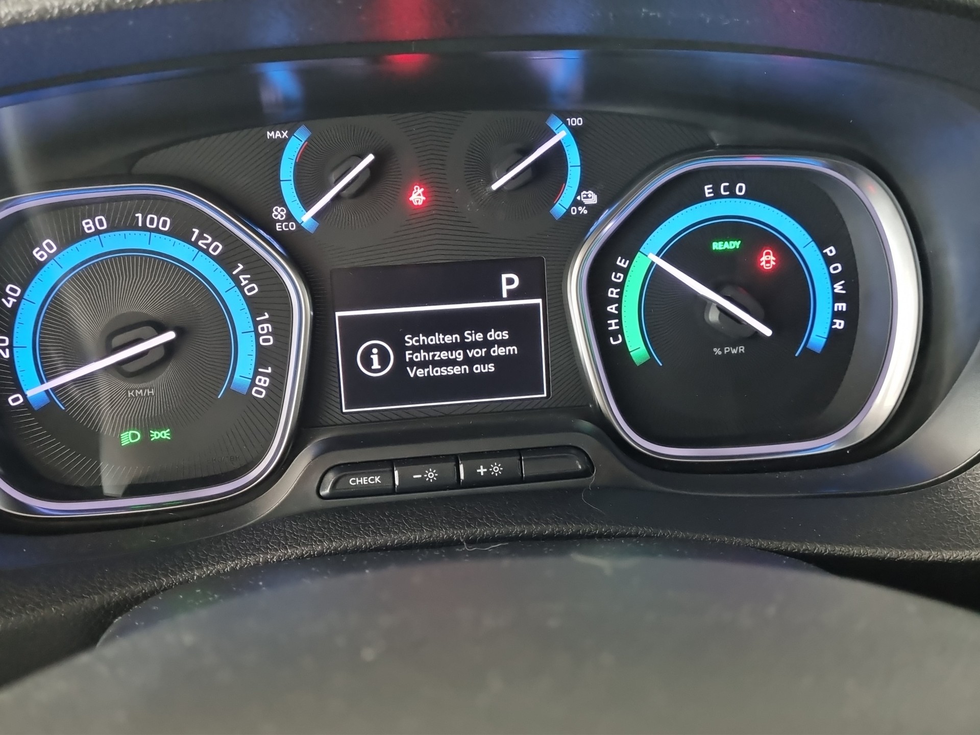 PEUGEOT e-Expert Premium 50 KWh Standard L2 AHK Glastüren-image-10