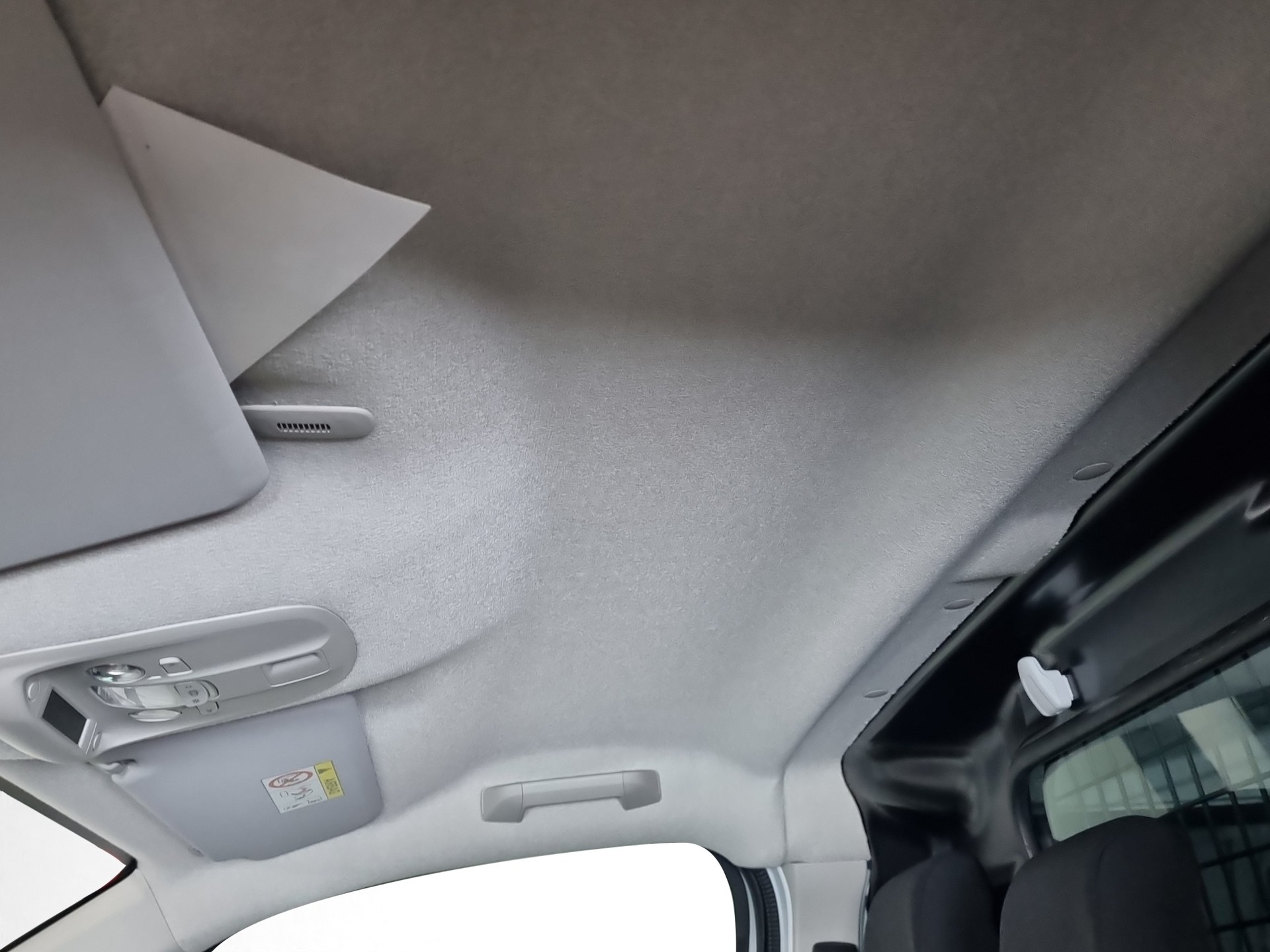 PEUGEOT e-Expert Premium 50 KWh Standard L2 AHK Glastüren-image-12