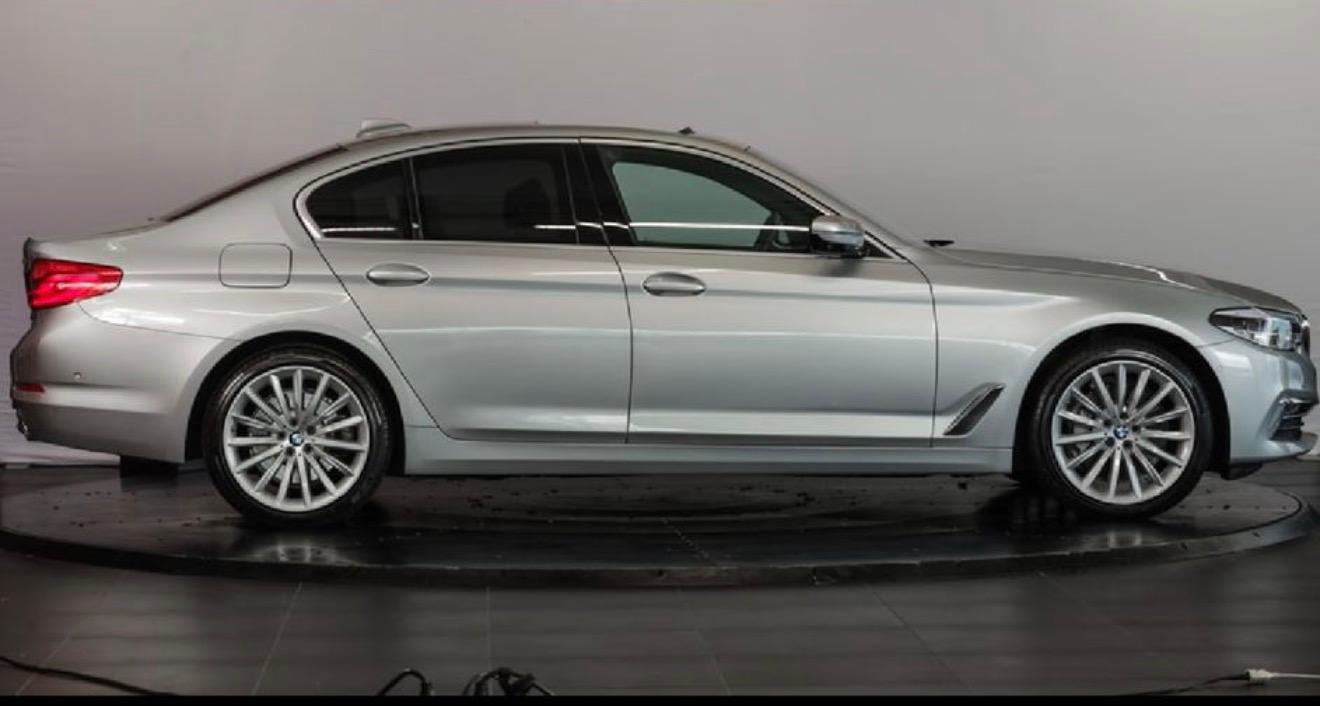 BMW 530e xDrive Steptronic-image-5