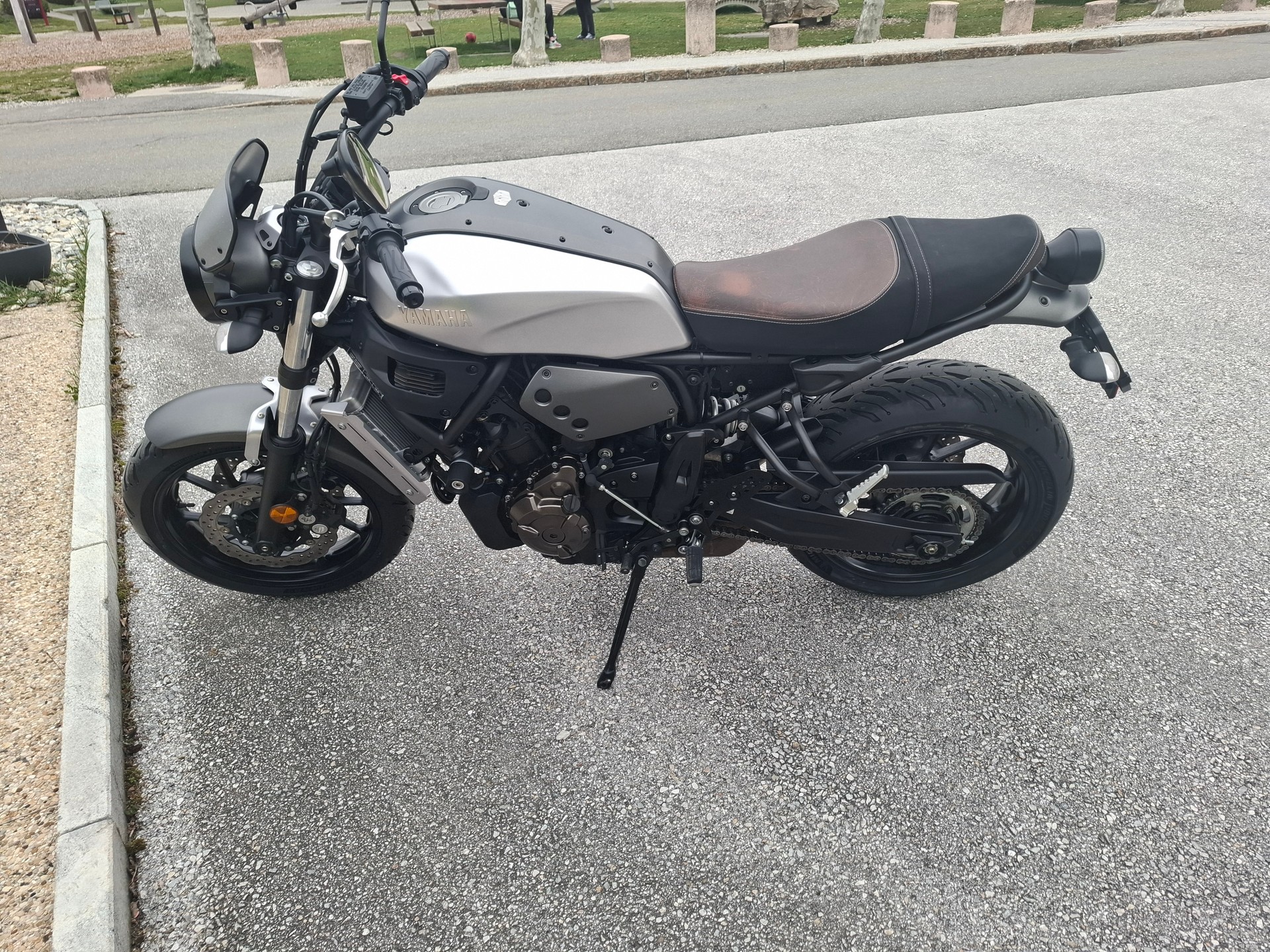 YAMAHA XSR 700-image-1
