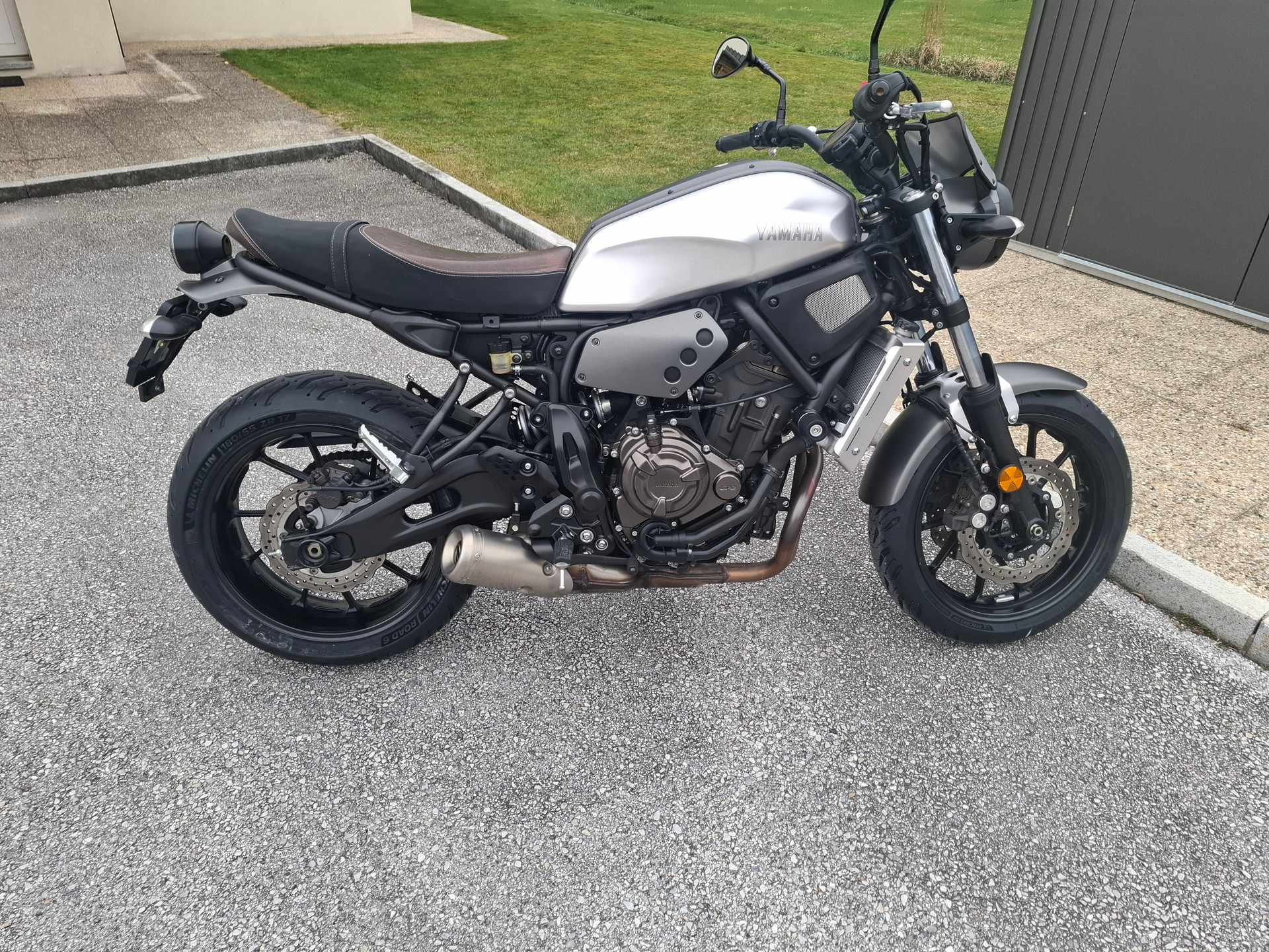 YAMAHA XSR 700-image-0