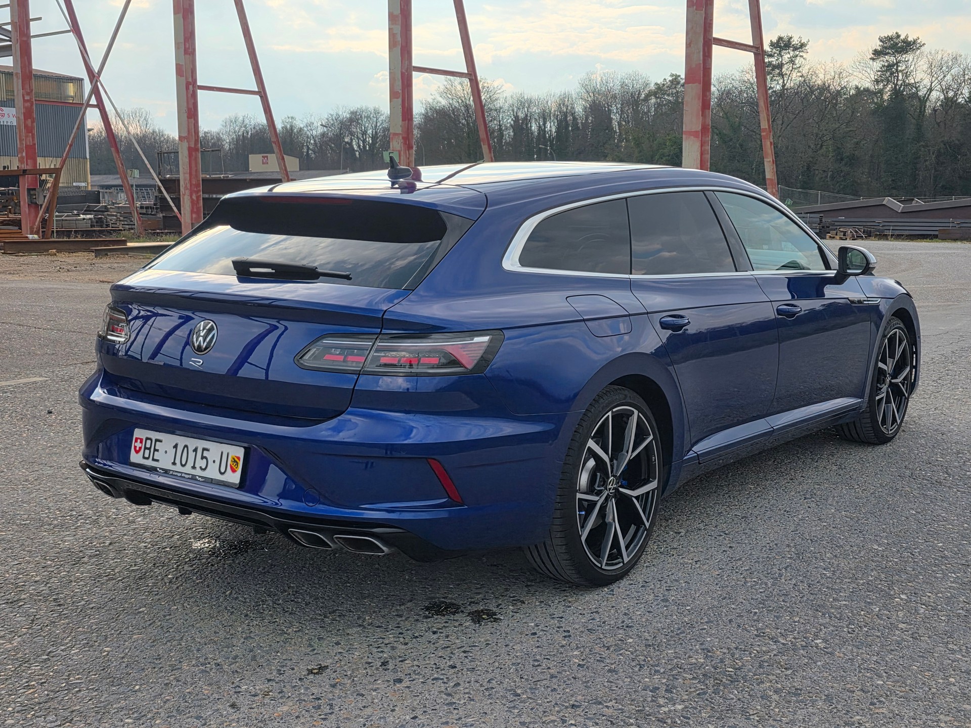 VW Arteon SB 2.0 TSI R 4Motion DSG / Neu ab Mfk.-image-5