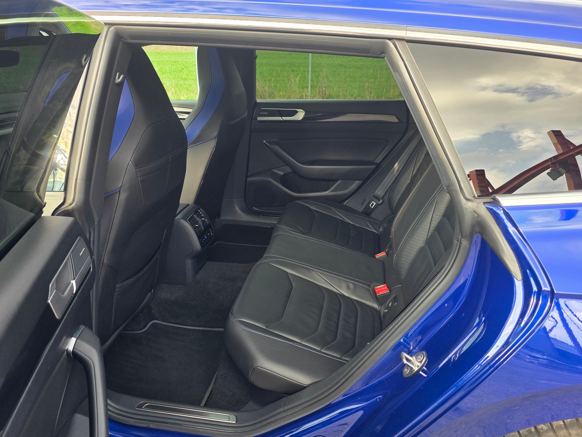 VW Arteon SB 2.0 TSI R 4Motion DSG / Neu ab Mfk.-image-10
