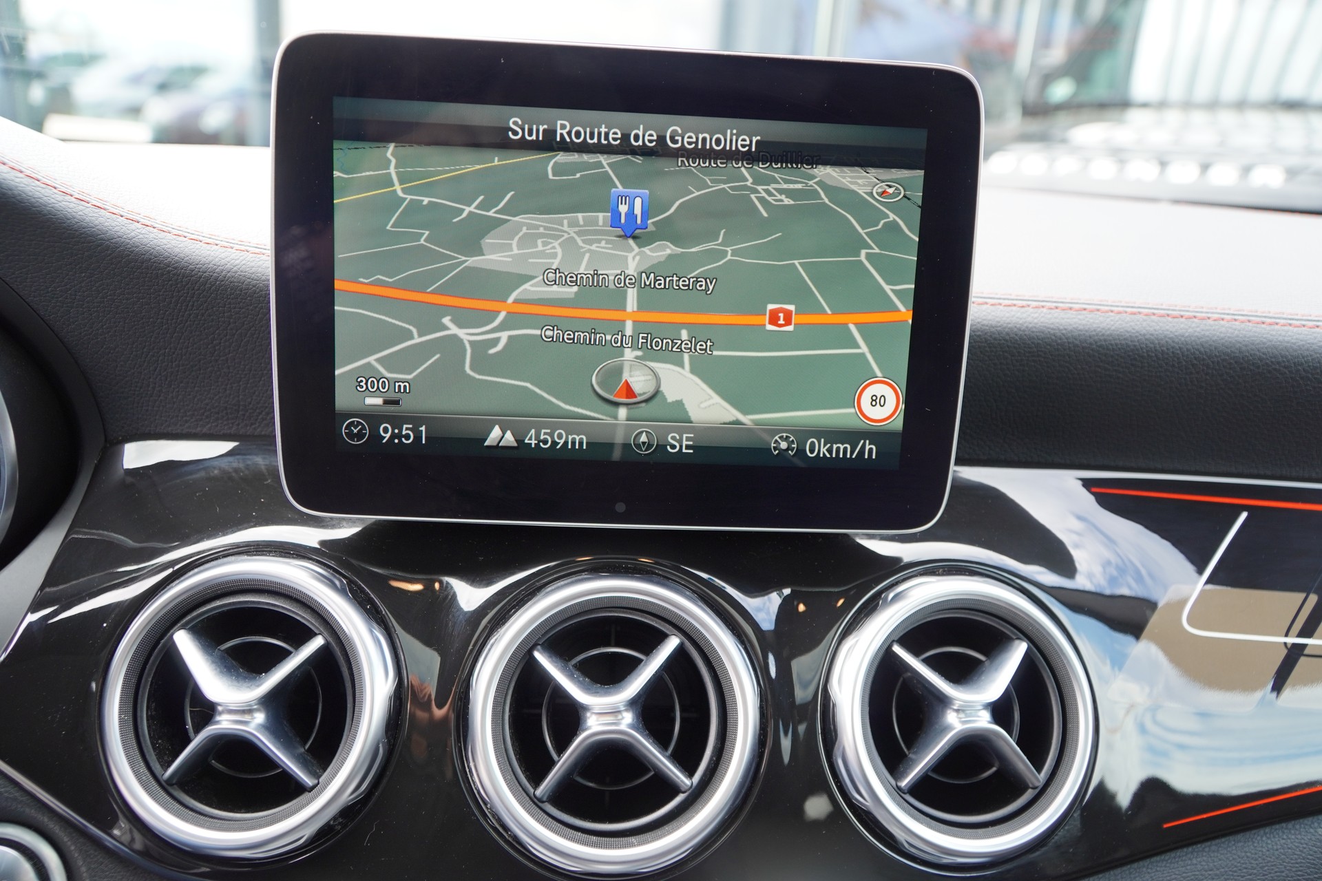 MERCEDES-BENZ GLA 250 AMG Line 4Matic 7G-DCT-image-13