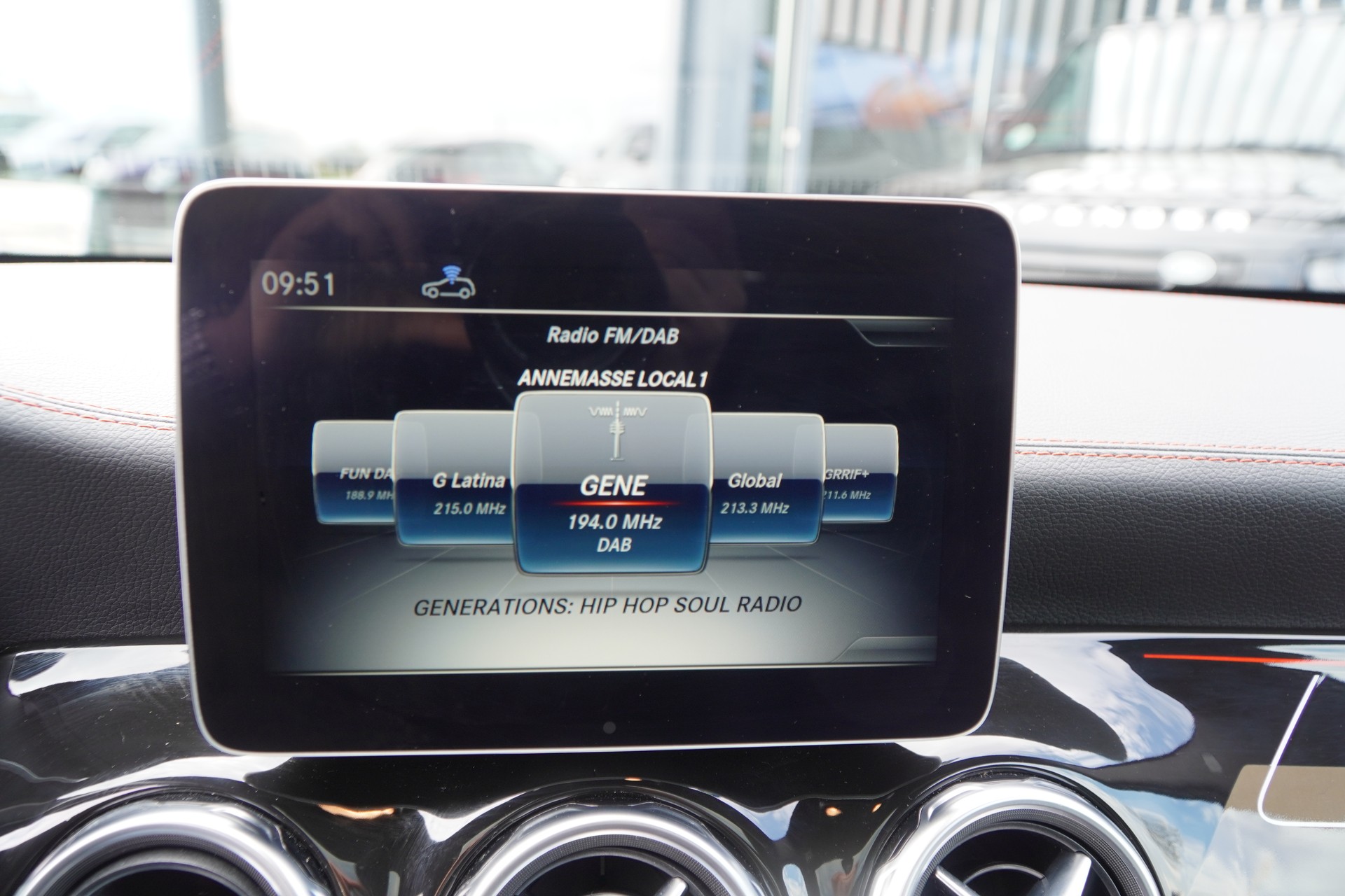 MERCEDES-BENZ GLA 250 AMG Line 4Matic 7G-DCT-image-15