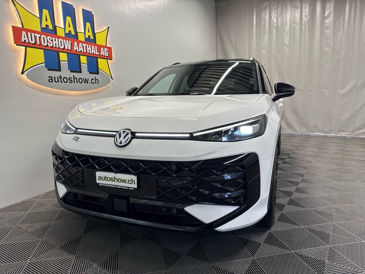 VW T-Roc 1.5 eTSI mHEV R-Line DSG-image-16