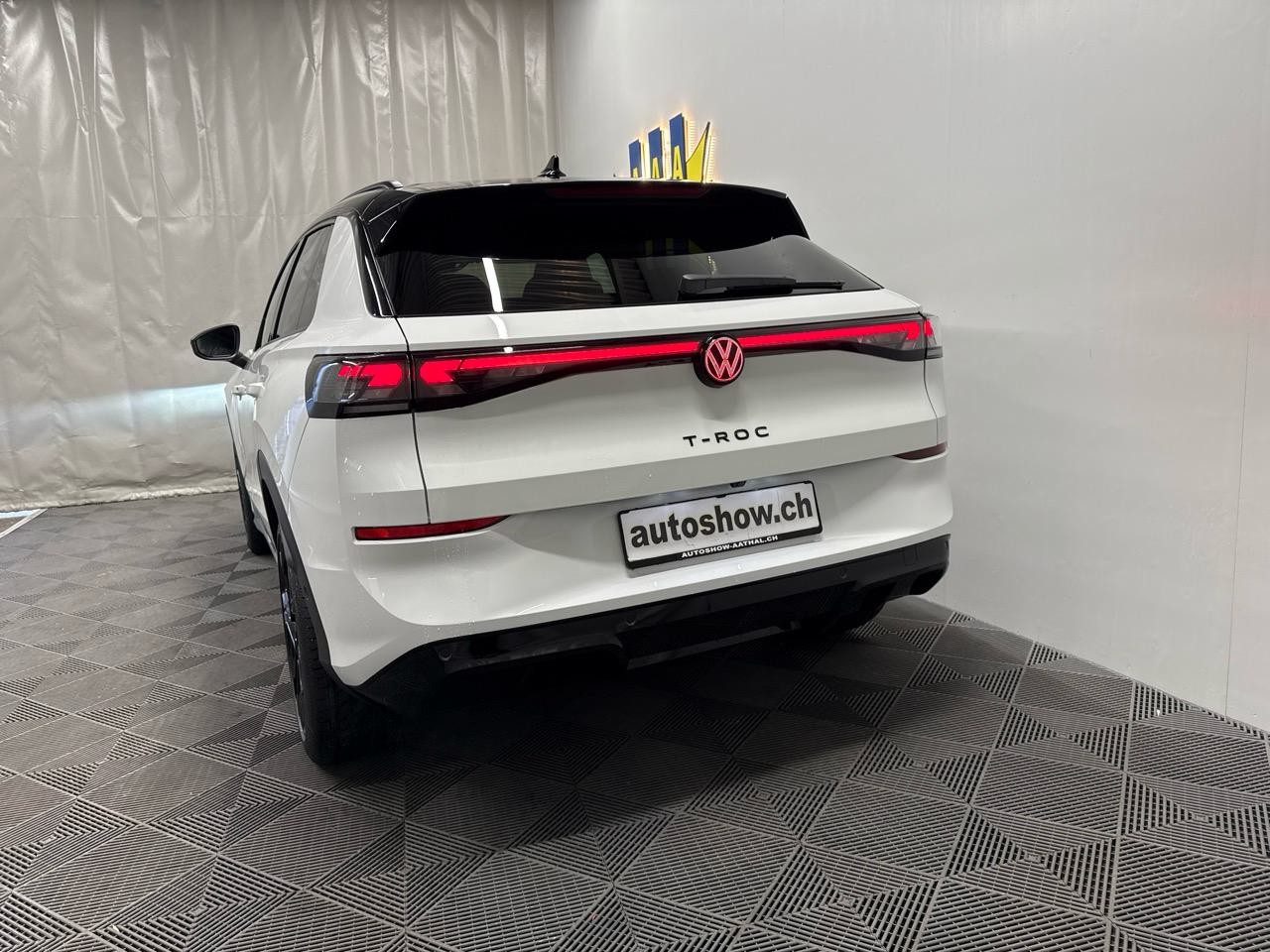 VW T-Roc 1.5 eTSI mHEV R-Line DSG-image-15