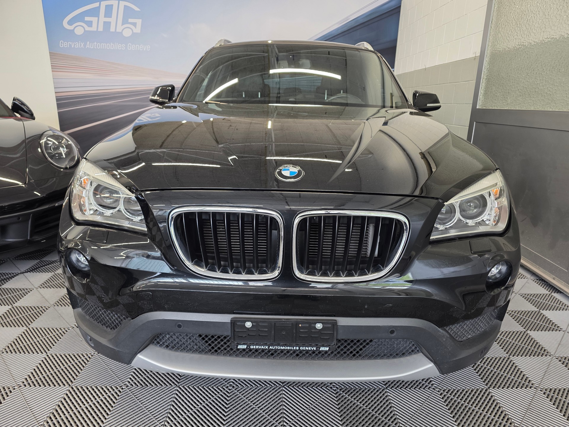 BMW X1 xDrive 28i Steptronic-image-6