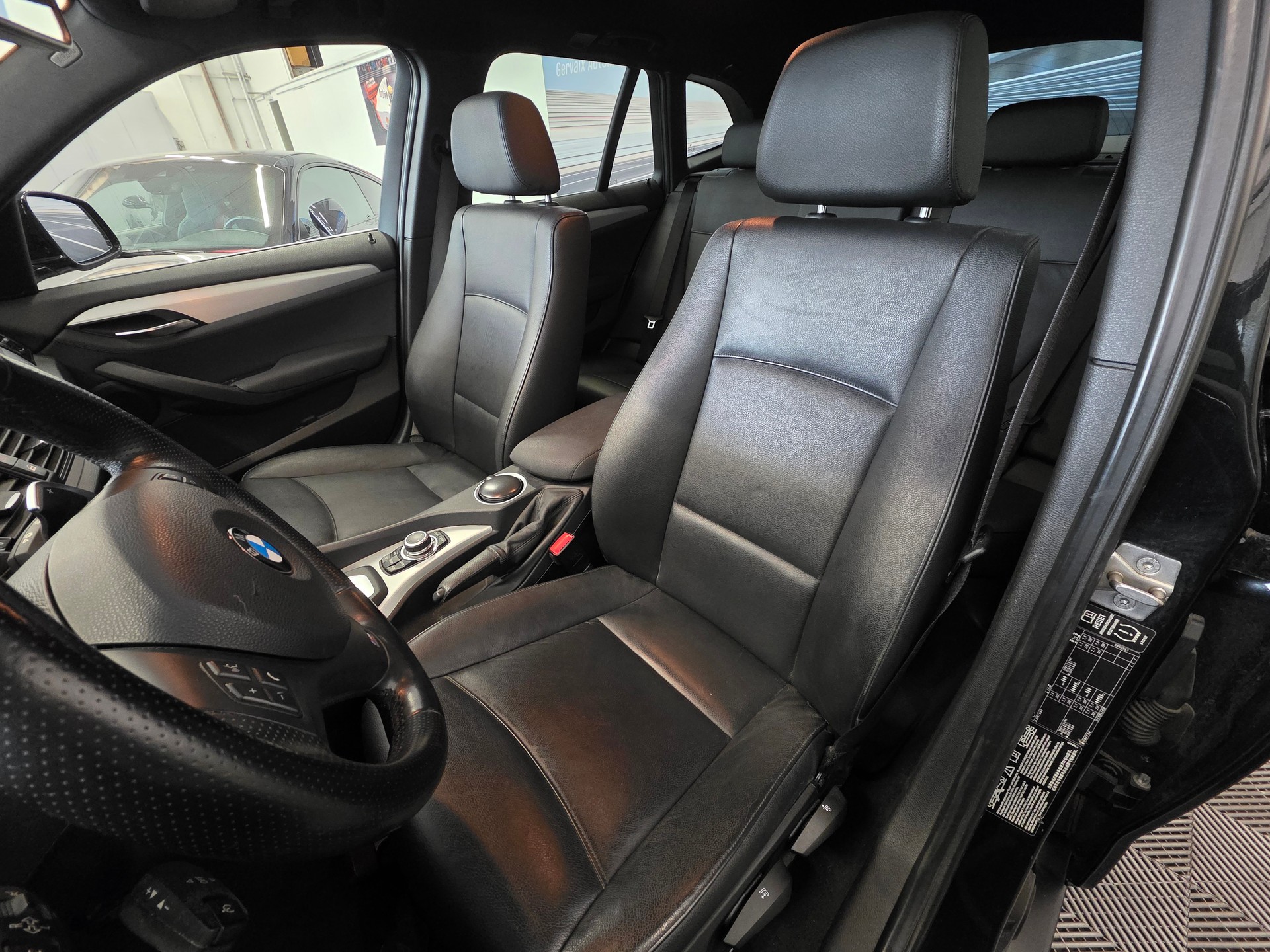 BMW X1 xDrive 28i Steptronic-image-10