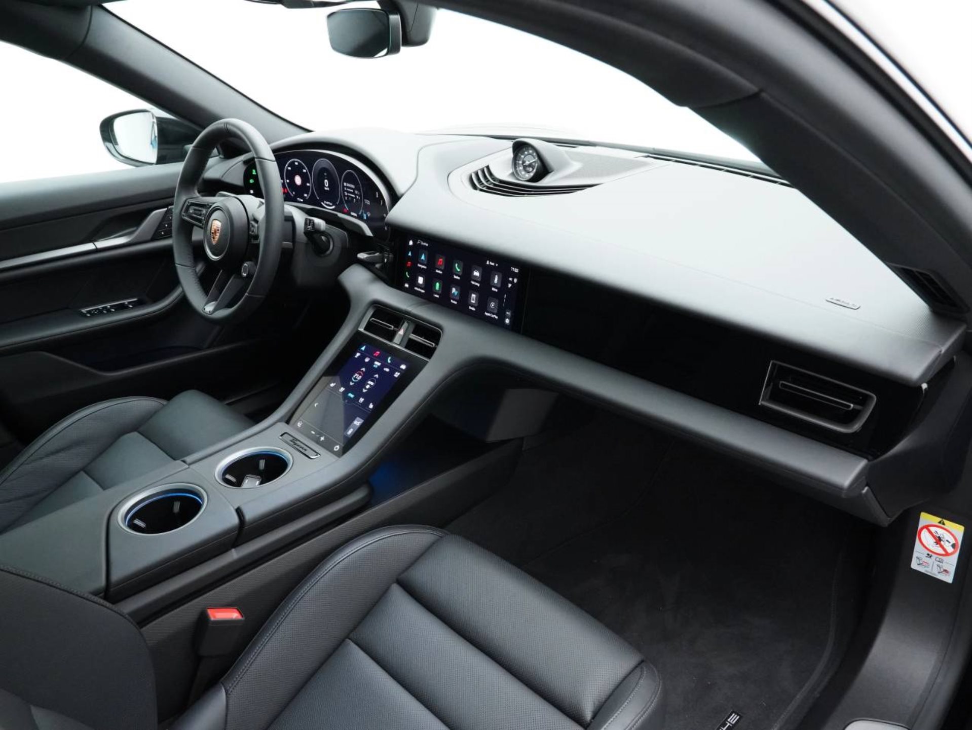 PORSCHE Taycan-image-23