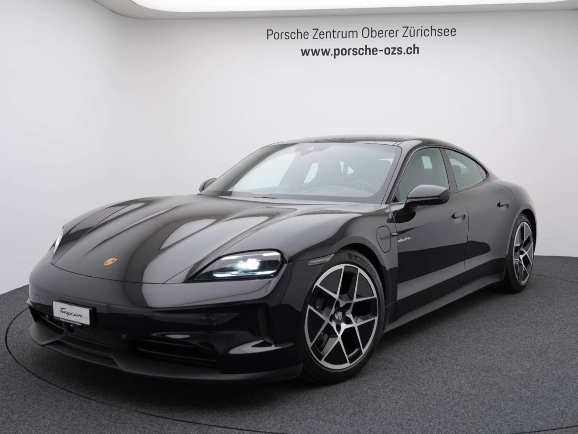 PORSCHE Taycan