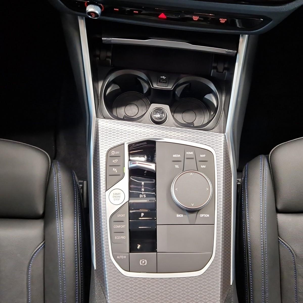 BMW 320d xDrive SAG Touring M Sport-image-14