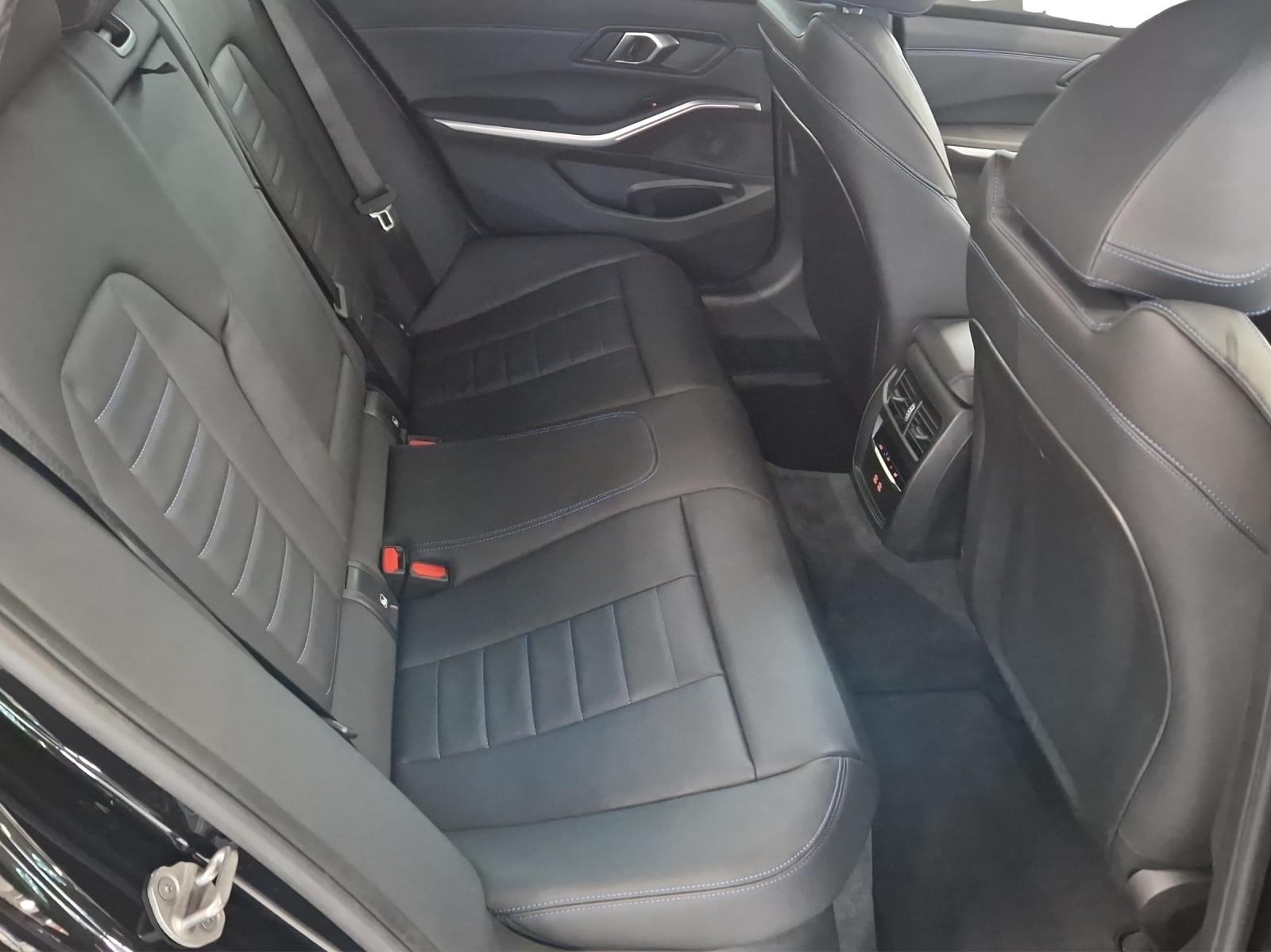 BMW 320d xDrive SAG Touring M Sport-image-20